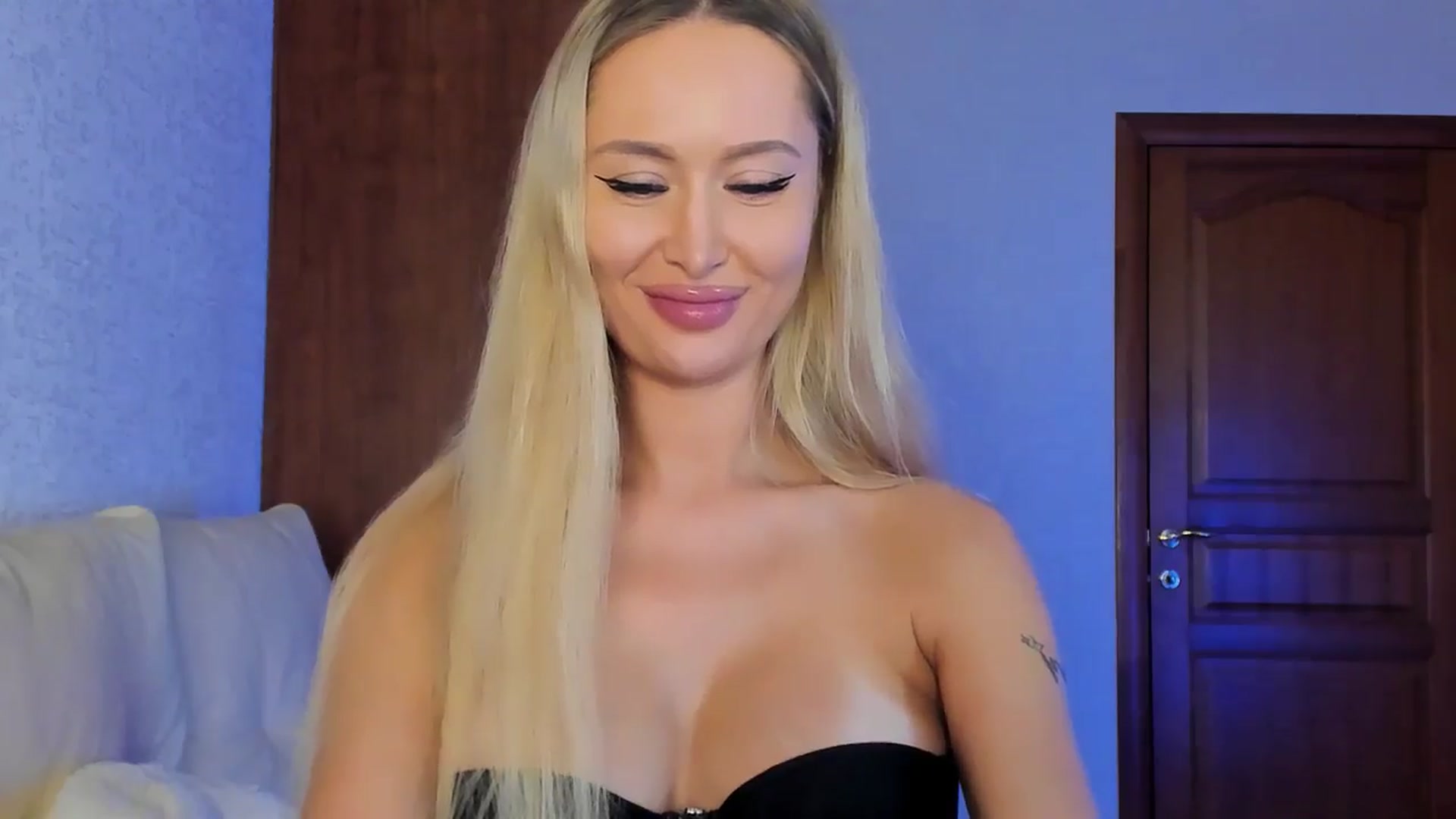Gallery image thumbnail from MarySweety_'s myfreecams stream on, 10/10/2024, 05:07 image 16 of 20