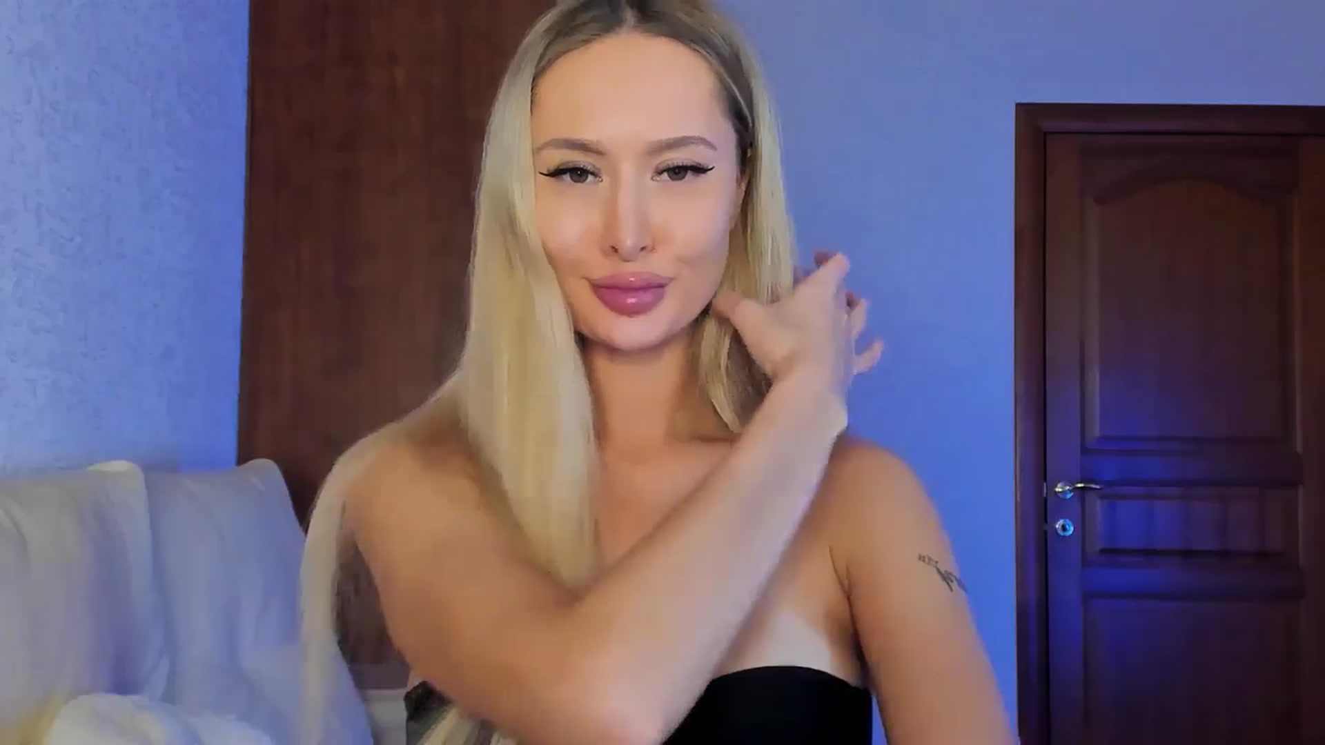 Gallery image thumbnail from MarySweety_'s myfreecams stream on, 10/10/2024, 05:07 image 17 of 20