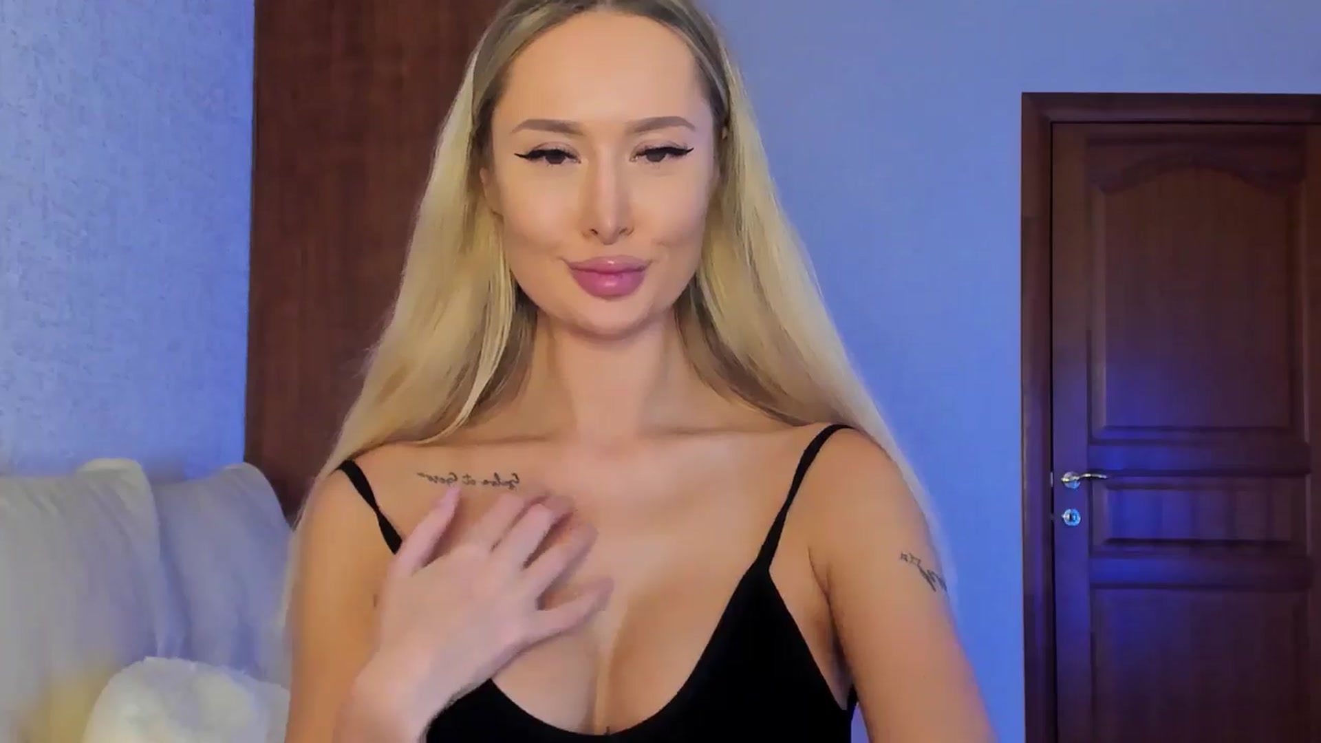 Gallery image thumbnail from MarySweety_'s myfreecams stream on, 10/11/2024, 05:05 image 9 of 20