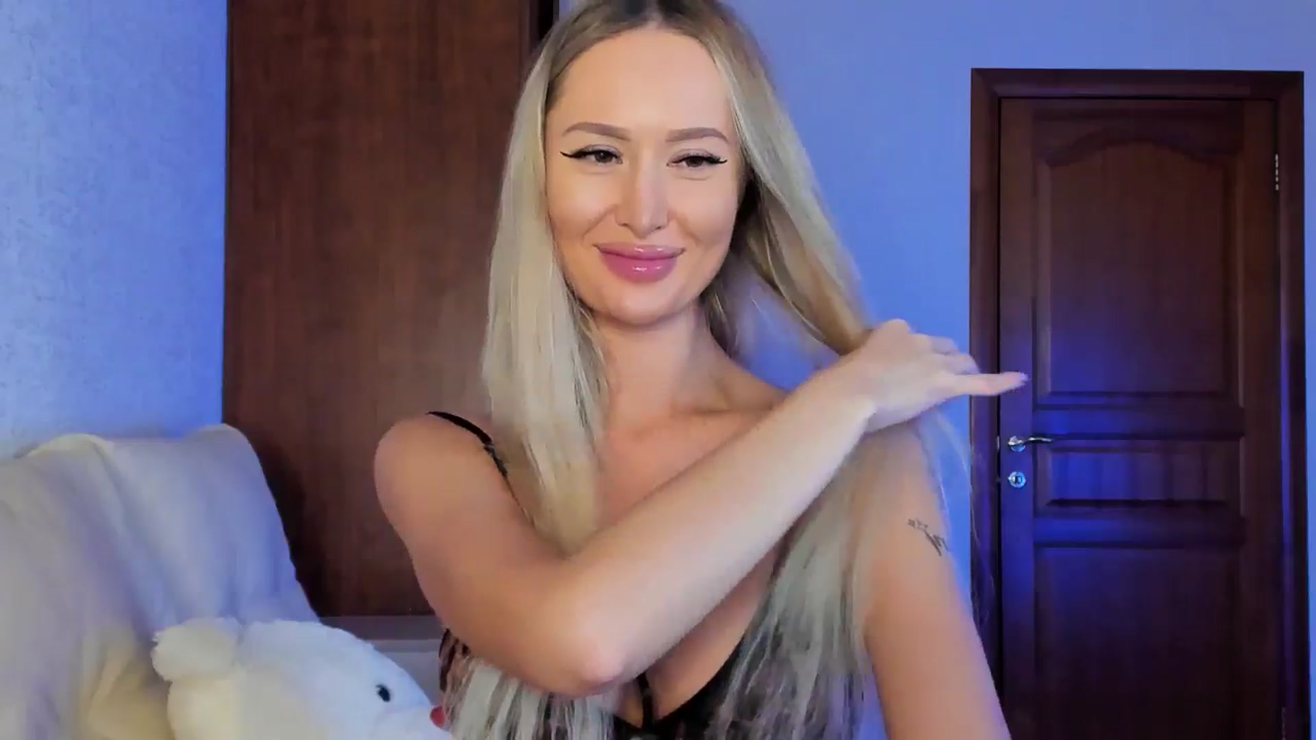 Gallery image thumbnail from MarySweety_'s myfreecams stream on, 10/17/2024, 05:16 image 7 of 20