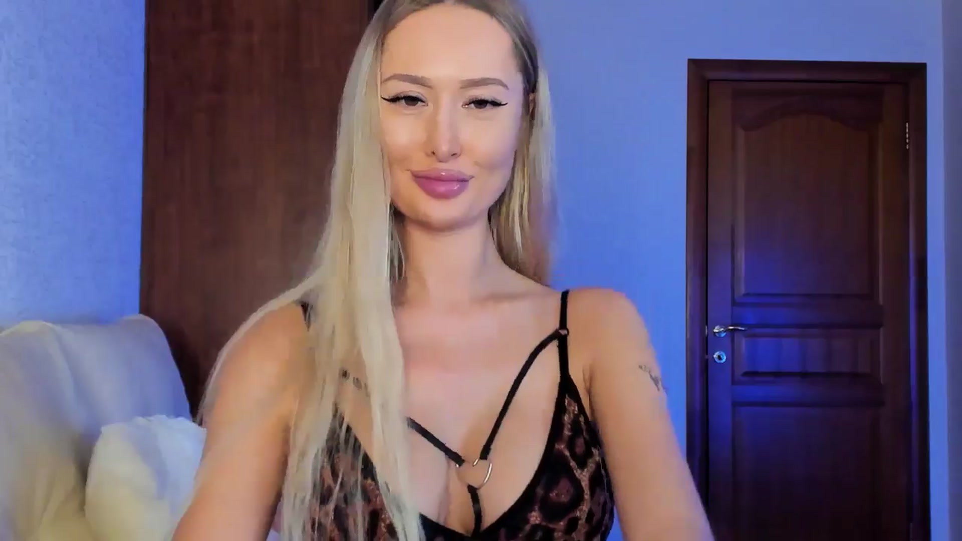Gallery image thumbnail from MarySweety_'s myfreecams stream on, 10/17/2024, 05:54 image 2 of 20