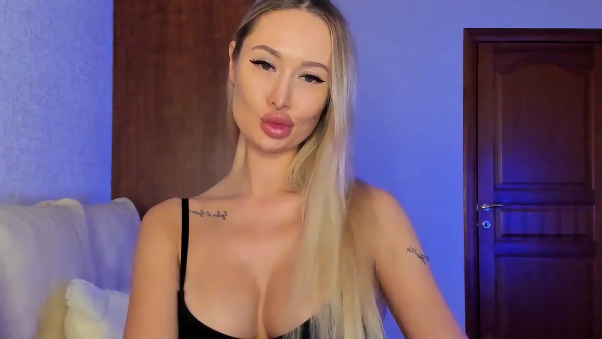 Gallery image thumbnail from MarySweety_'s myfreecams stream on, 10/29/2024, 04:25 image 20 of 20