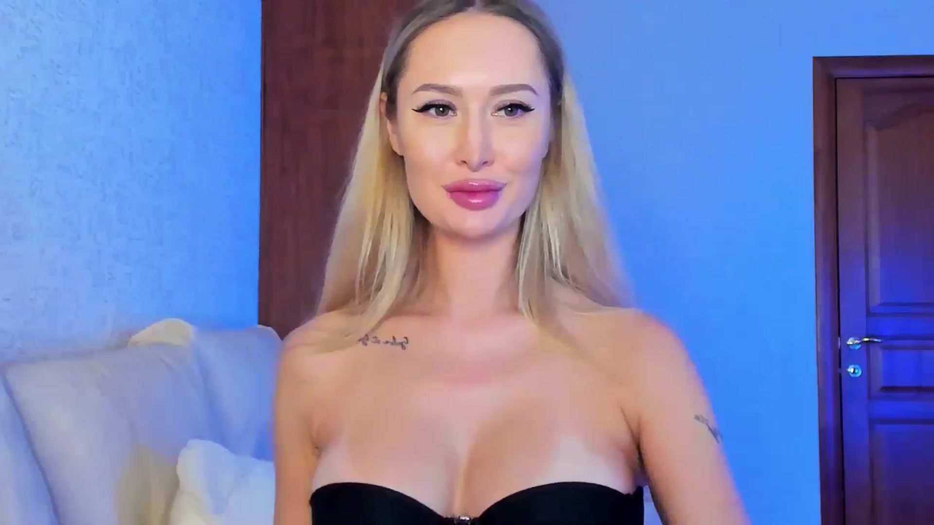 Gallery image thumbnail from MarySweety_'s myfreecams stream on, 11/11/2024, 06:07 image 6 of 20