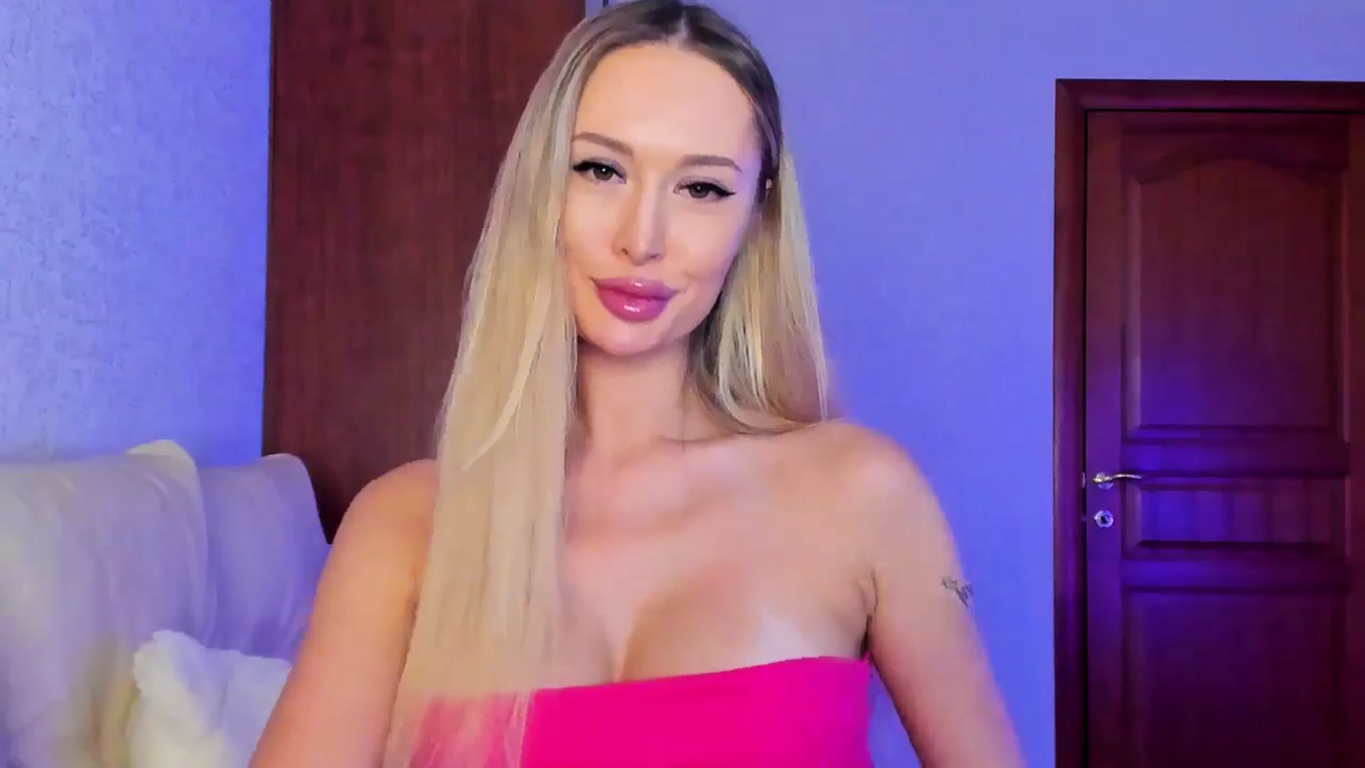 Gallery image thumbnail from MarySweety_'s myfreecams stream on, 11/13/2024, 03:48 image 13 of 20