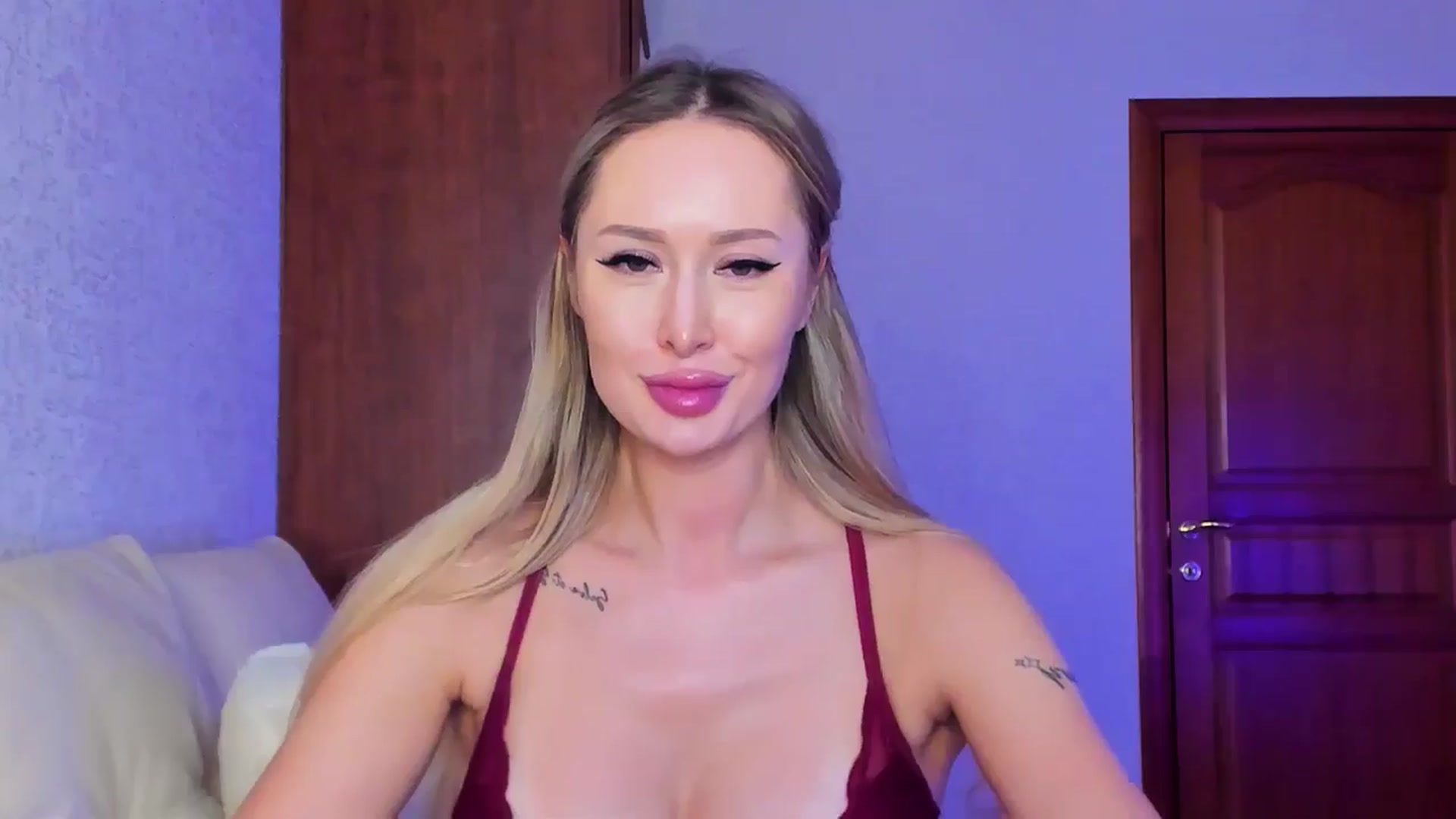 Gallery image thumbnail from MarySweety_'s myfreecams stream on, 11/19/2024, 05:51 image 10 of 20