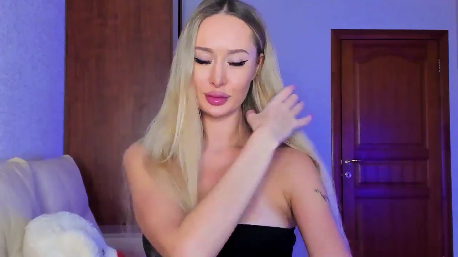 Gallery image thumbnail from MarySweety_'s myfreecams stream on, 11/21/2024, 04:42 image 5 of 20