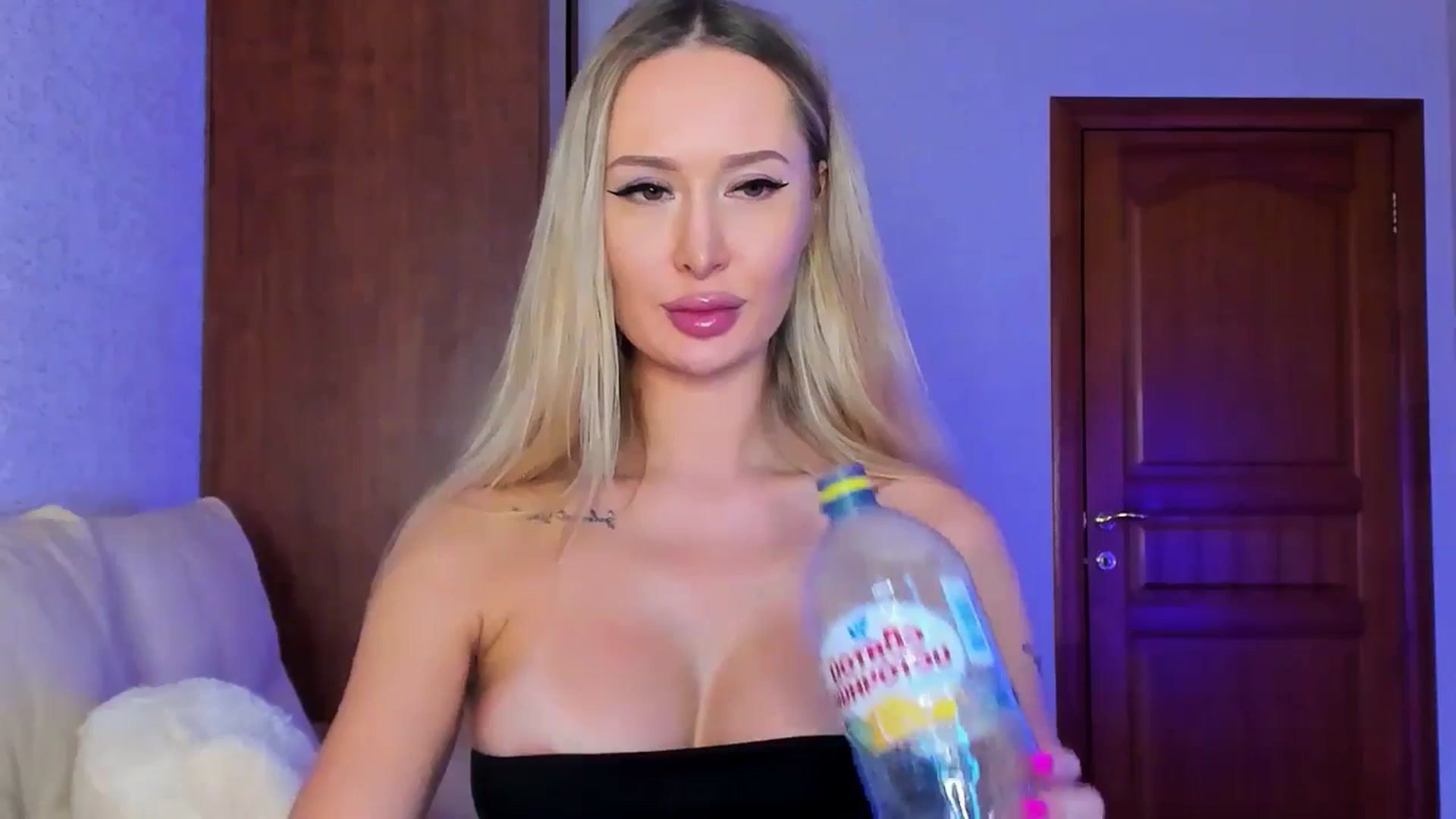 Gallery image thumbnail from MarySweety_'s myfreecams stream on, 11/21/2024, 04:42 image 9 of 20