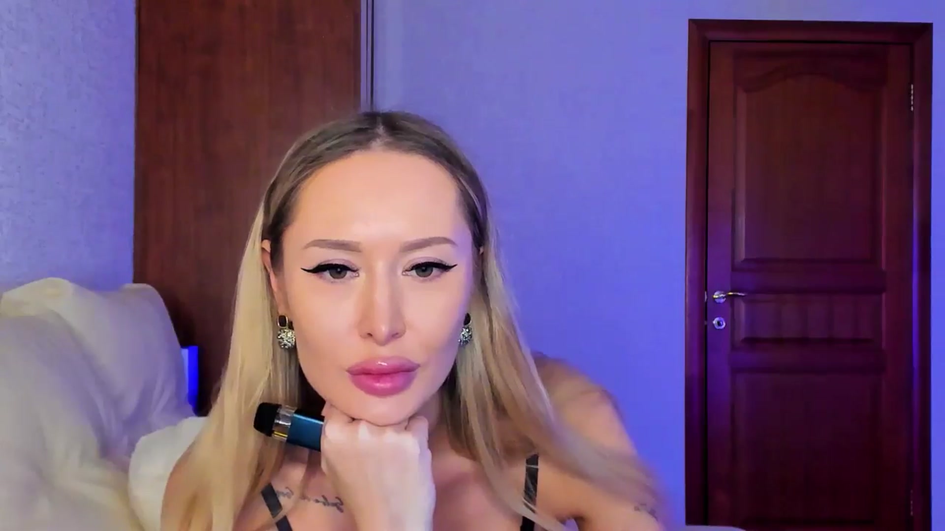 Gallery image thumbnail from MarySweety_'s myfreecams stream on, 11/29/2024, 07:04 image 19 of 20