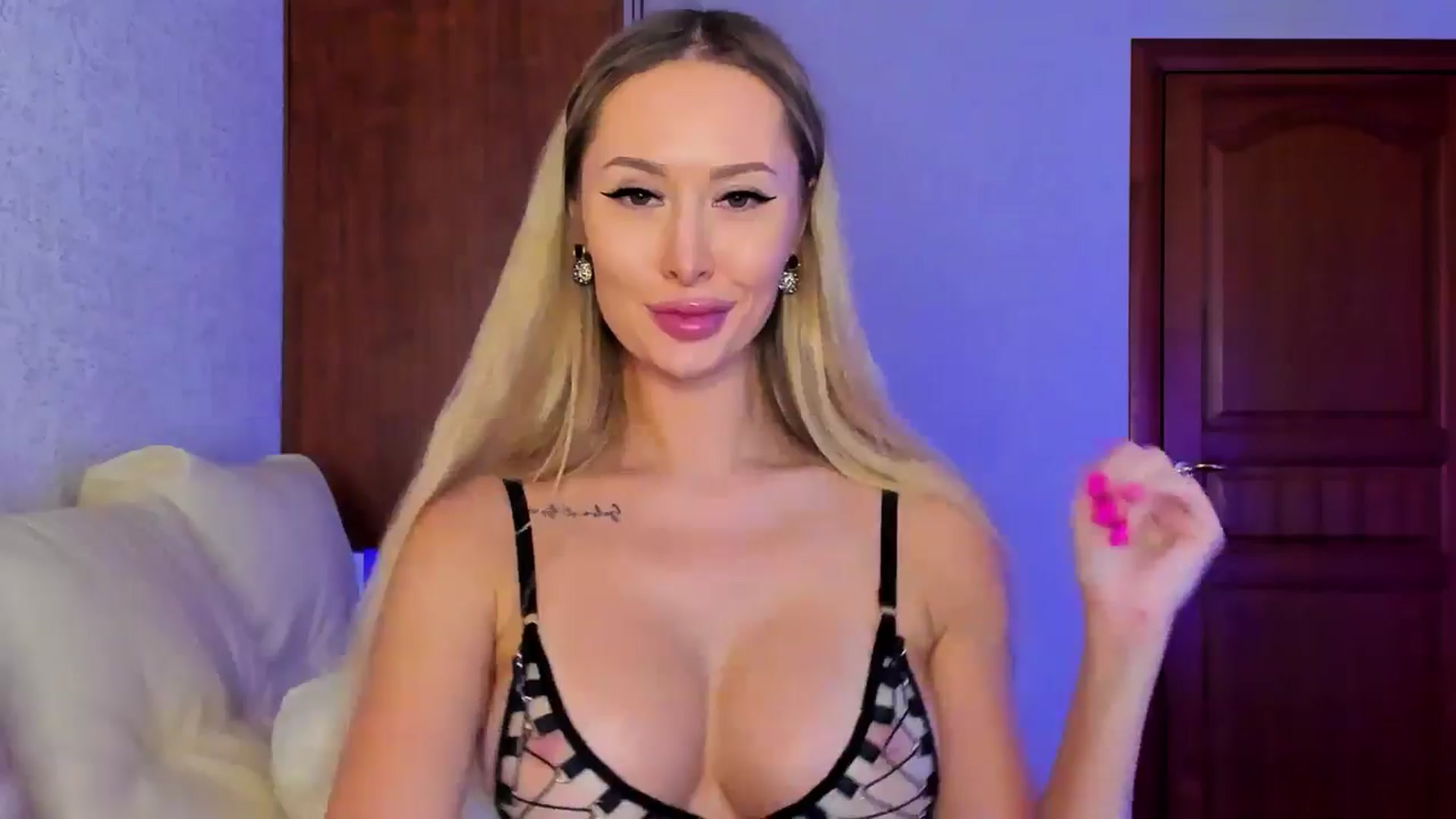 Gallery image thumbnail from MarySweety_'s myfreecams stream on, 11/29/2024, 07:04 image 13 of 20