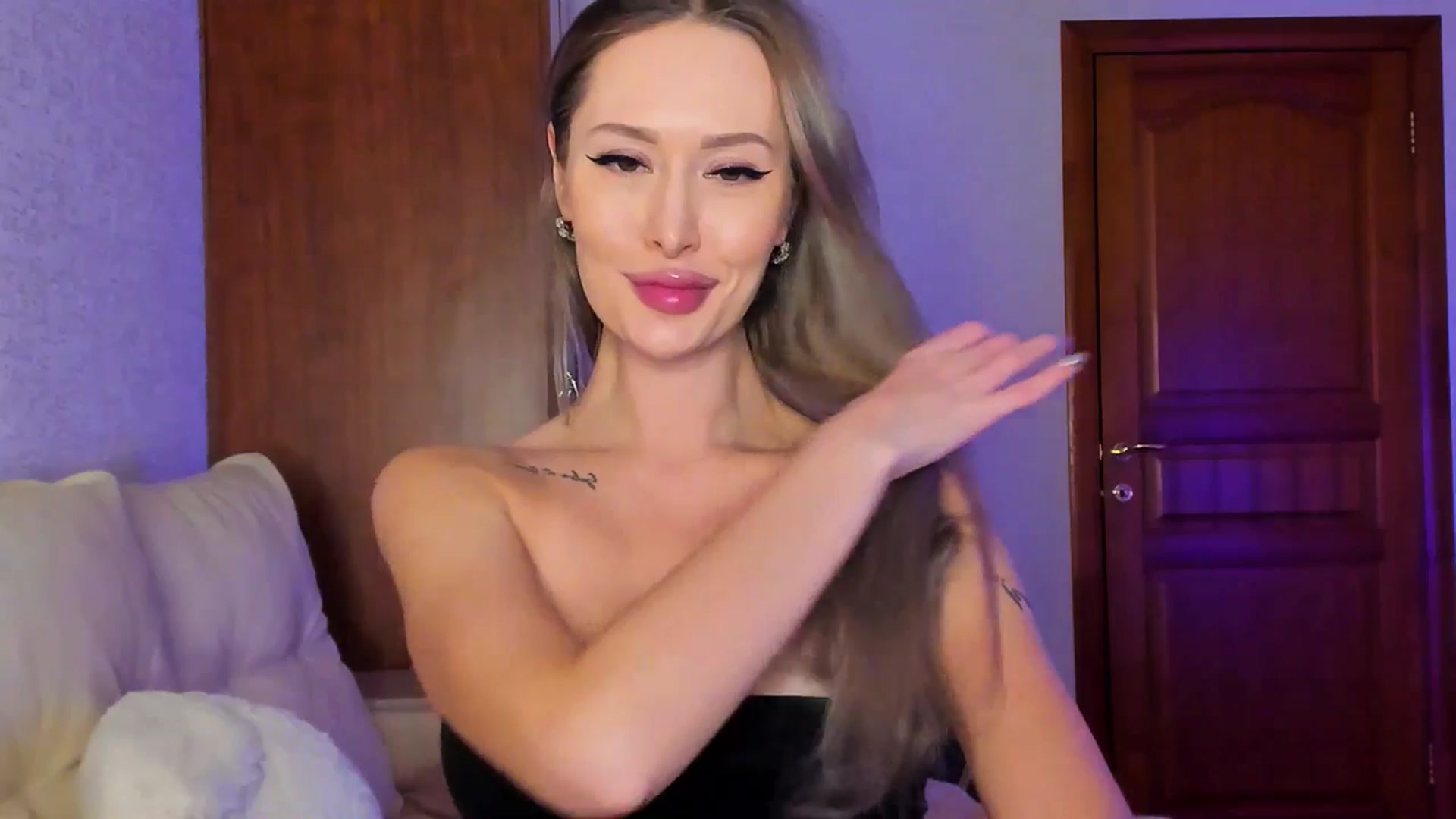 Gallery image thumbnail from MarySweety_'s myfreecams stream on, 12/31/2024, 05:17 image 14 of 20