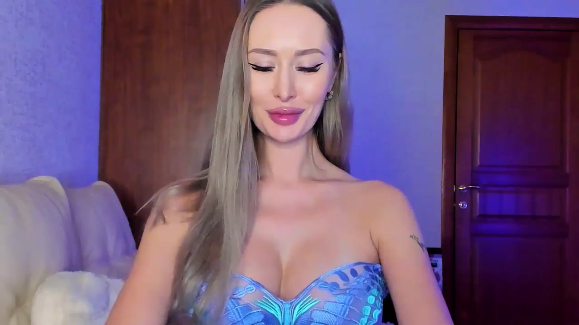 Gallery image thumbnail from MarySweety_'s myfreecams stream on, 01/05/2025, 04:46 image 14 of 20