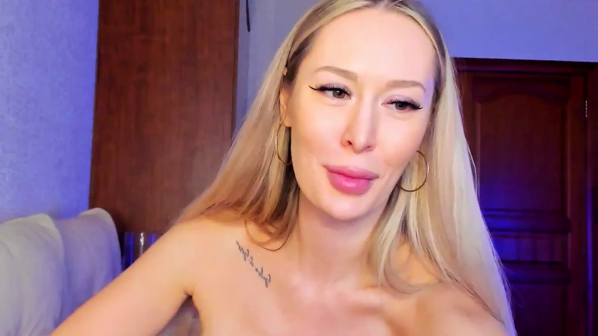 Gallery image thumbnail from MarySweety_'s myfreecams stream on, 02/03/2025, 05:29 image 19 of 20