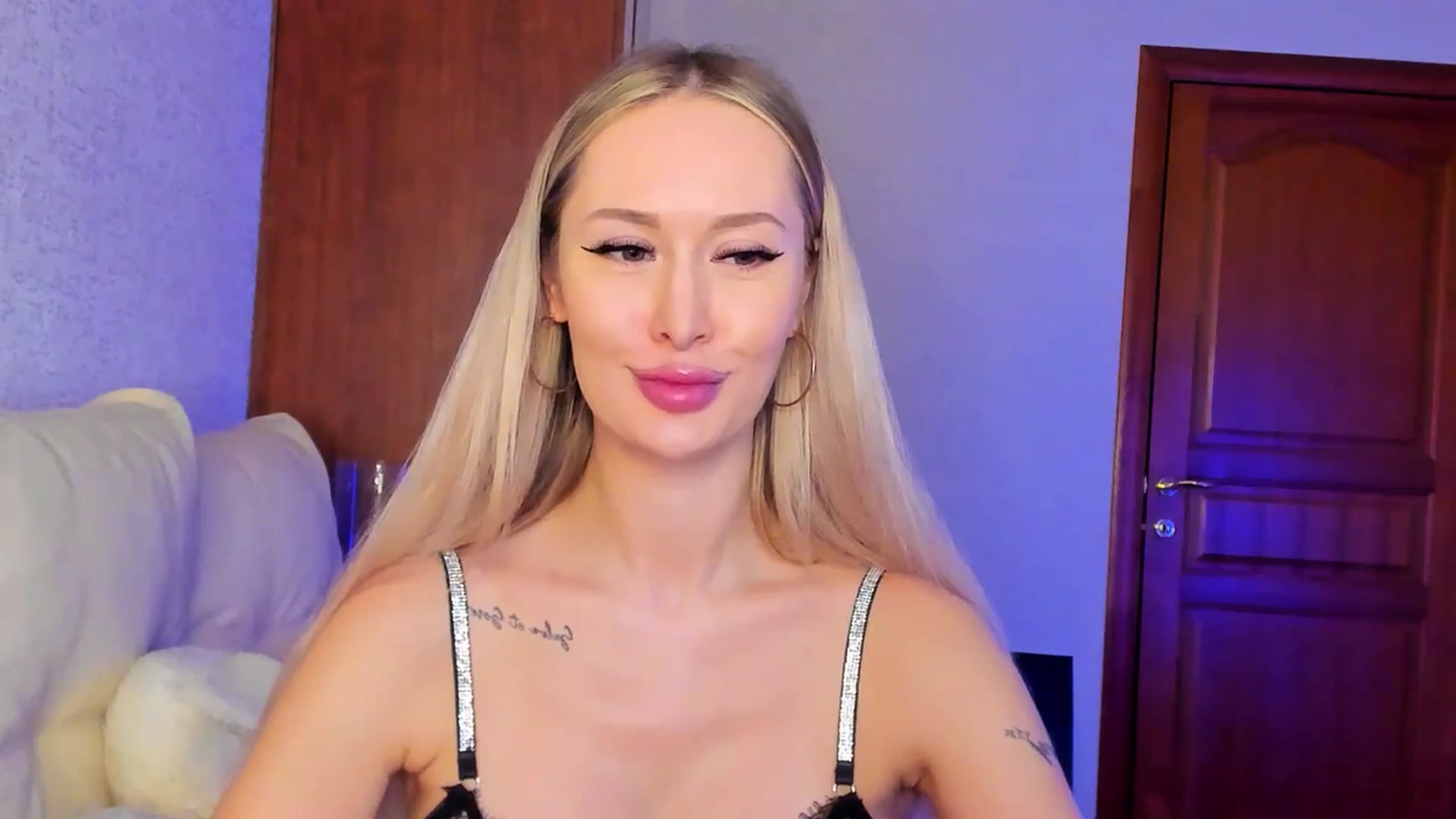 Gallery image thumbnail from MarySweety_'s myfreecams stream on, 02/06/2025, 05:12 image 10 of 20