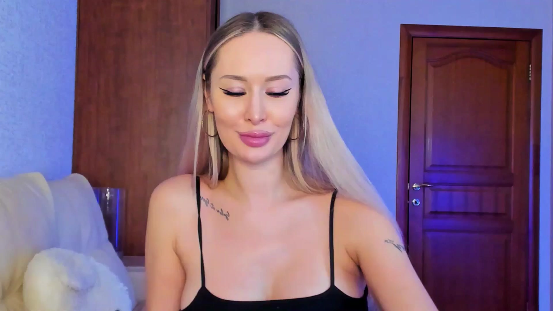Gallery image thumbnail from MarySweety_'s myfreecams stream on, 03/03/2025, 05:27 image 20 of 20