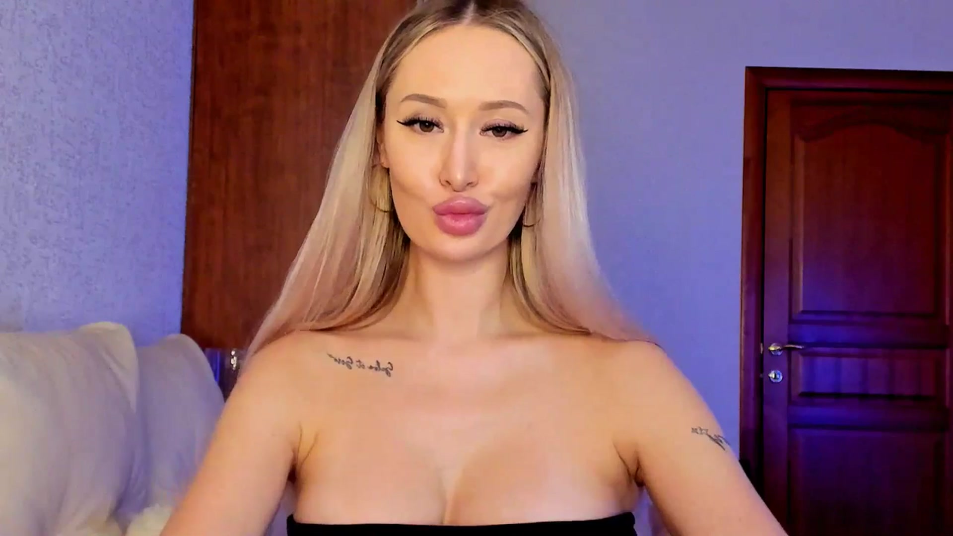 Gallery image thumbnail from MarySweety_'s myfreecams stream on, 03/09/2025, 04:48 image 10 of 20