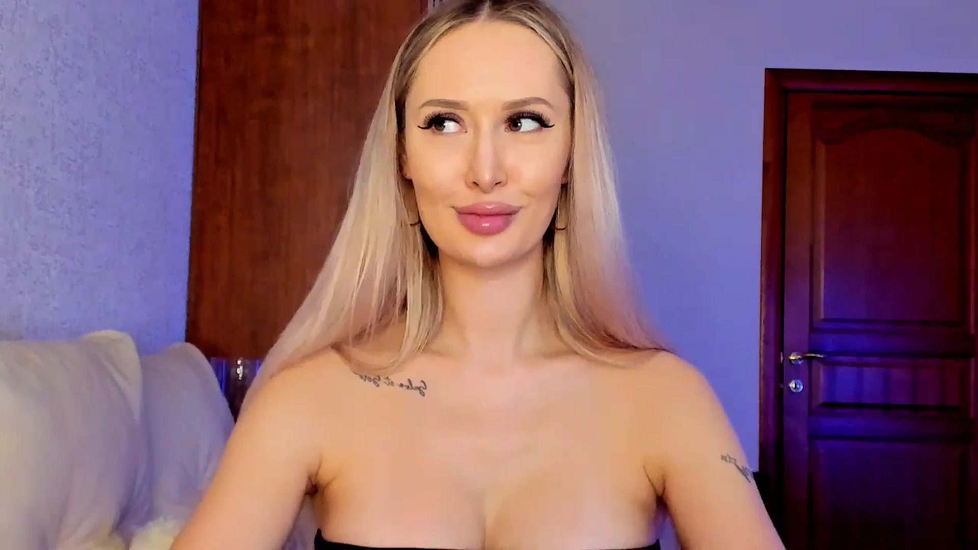 Gallery image thumbnail from MarySweety_'s myfreecams stream on, 03/09/2025, 04:48 image 9 of 20
