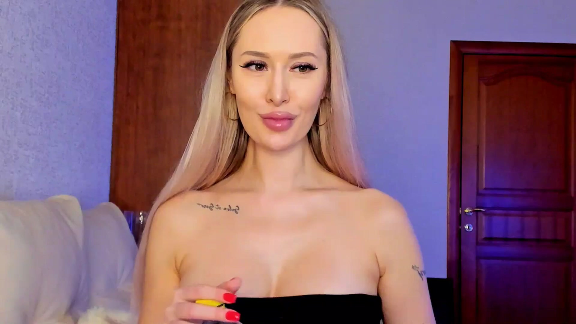 Gallery image thumbnail from MarySweety_'s myfreecams stream on, 03/09/2025, 04:48 image 18 of 20