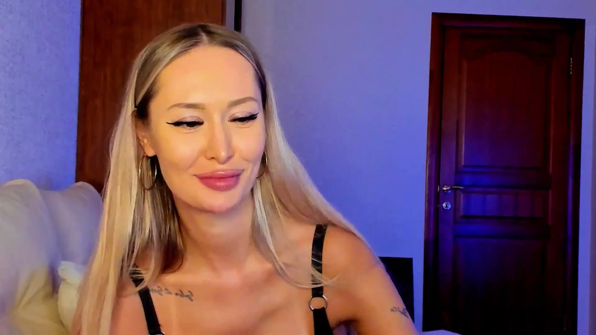 Gallery image thumbnail from MarySweety_'s myfreecams stream on, 04/10/2025, 06:29 image 8 of 20