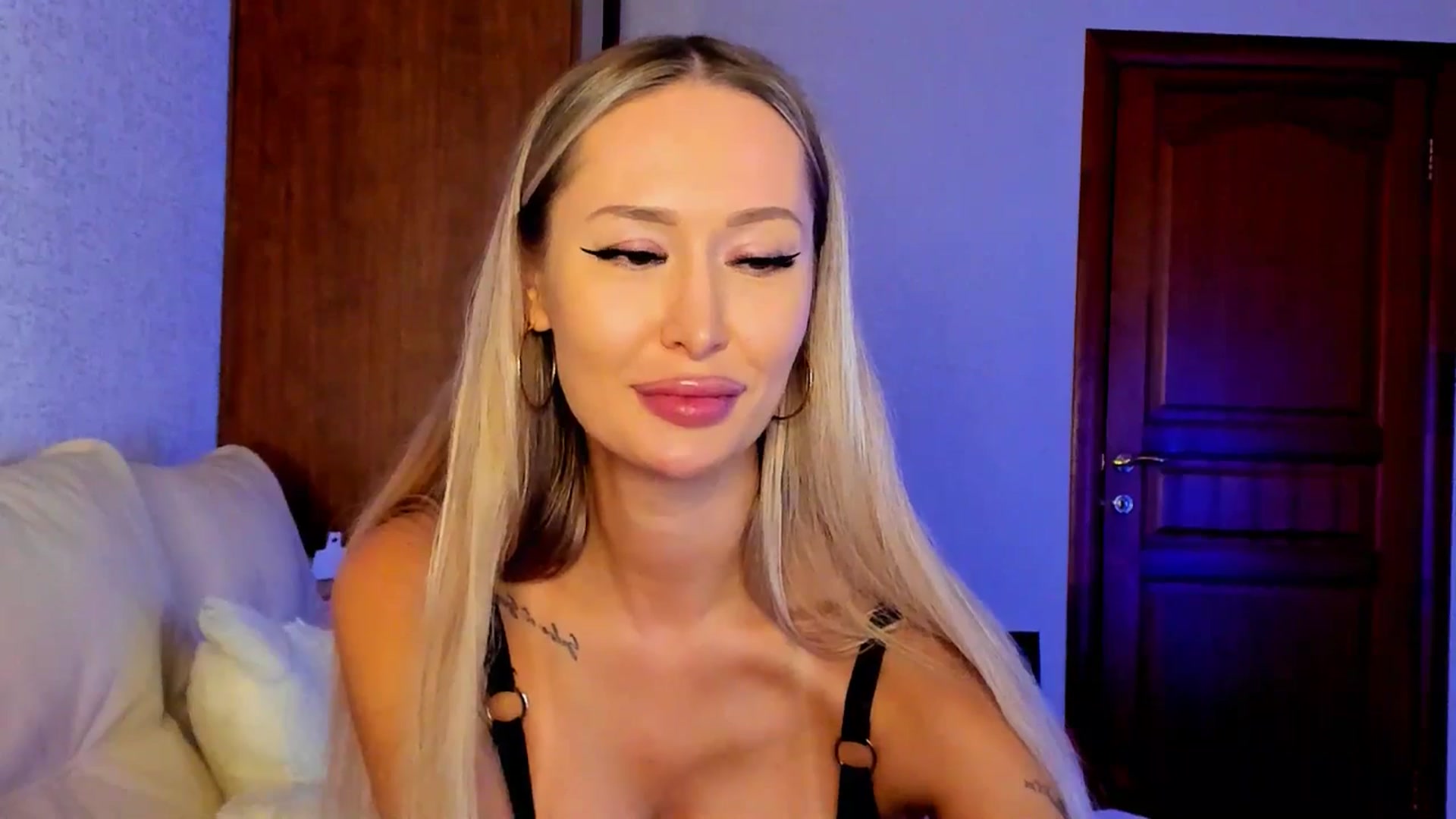 Gallery image thumbnail from MarySweety_'s myfreecams stream on, 04/10/2025, 06:29 image 19 of 20