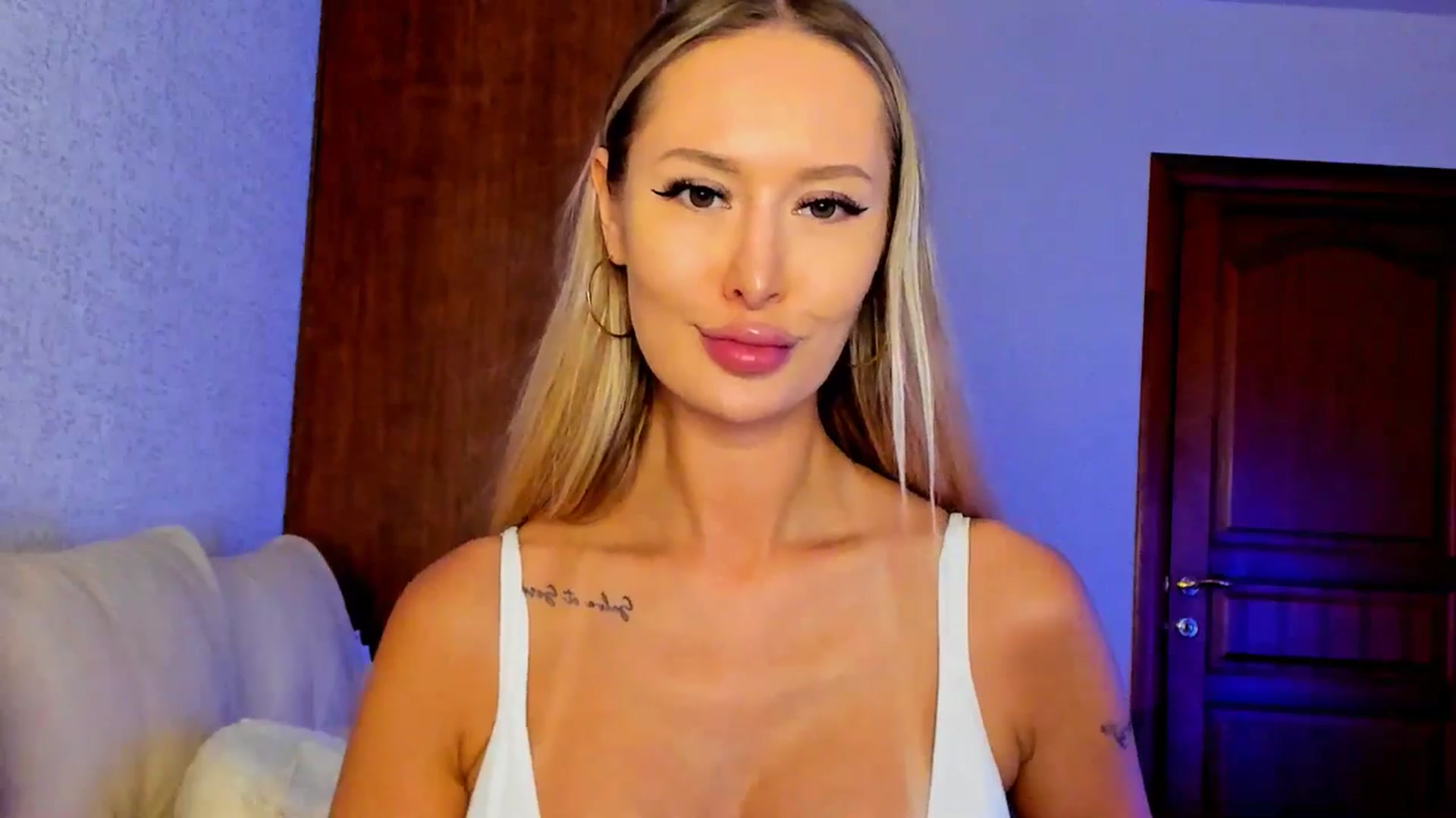 Gallery image thumbnail from MarySweety_'s myfreecams stream on, 04/13/2025, 04:39 image 7 of 20
