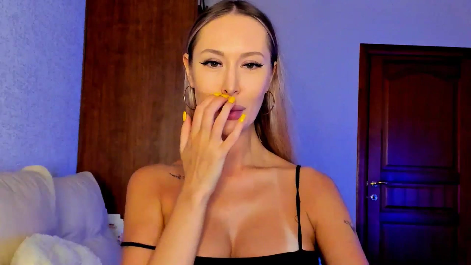Gallery image thumbnail from MarySweety_'s myfreecams stream on, 04/15/2025, 04:26 image 11 of 20