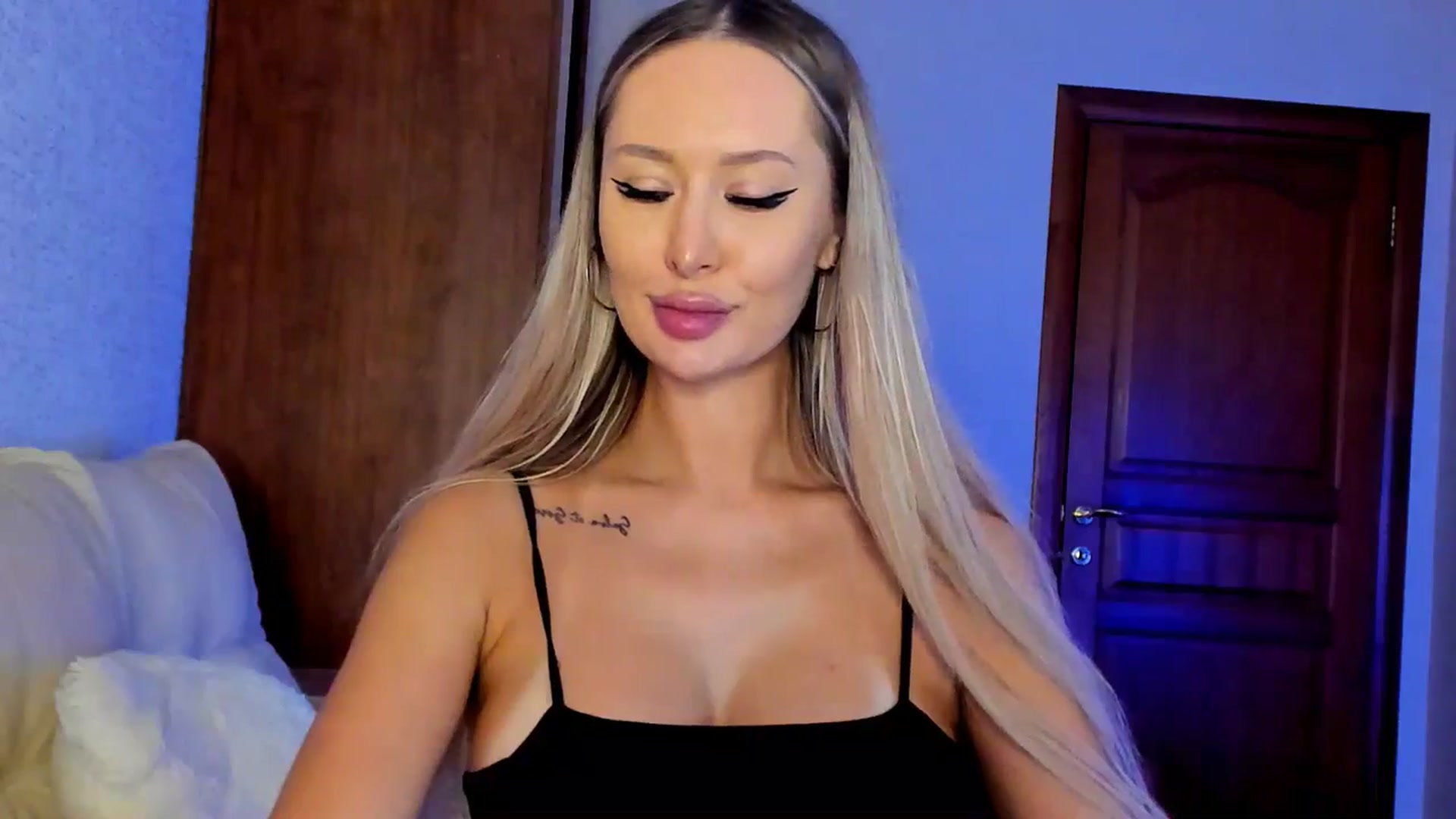 Gallery image thumbnail from MarySweety_'s myfreecams stream on, 04/23/2025, 04:20 image 14 of 20