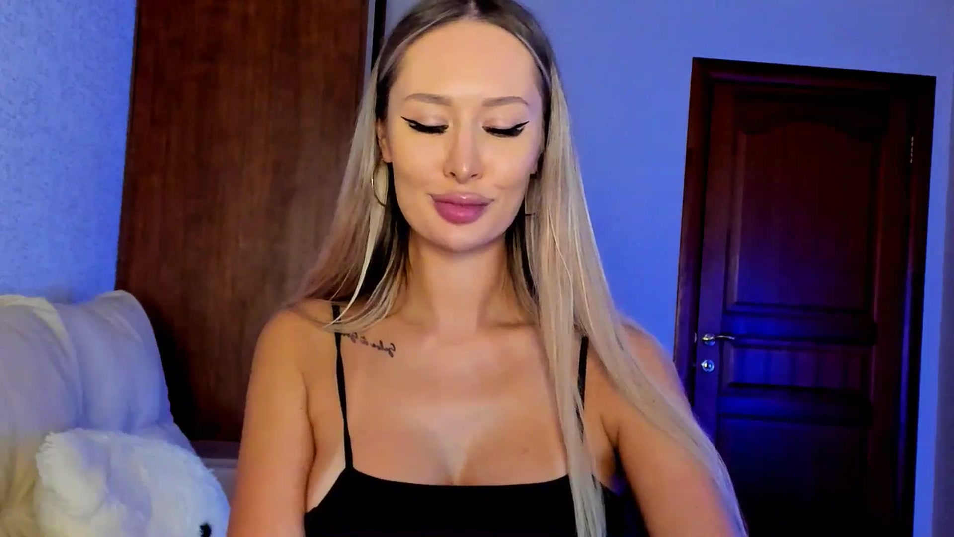 Gallery image thumbnail from MarySweety_'s myfreecams stream on, 04/23/2025, 04:20 image 18 of 20