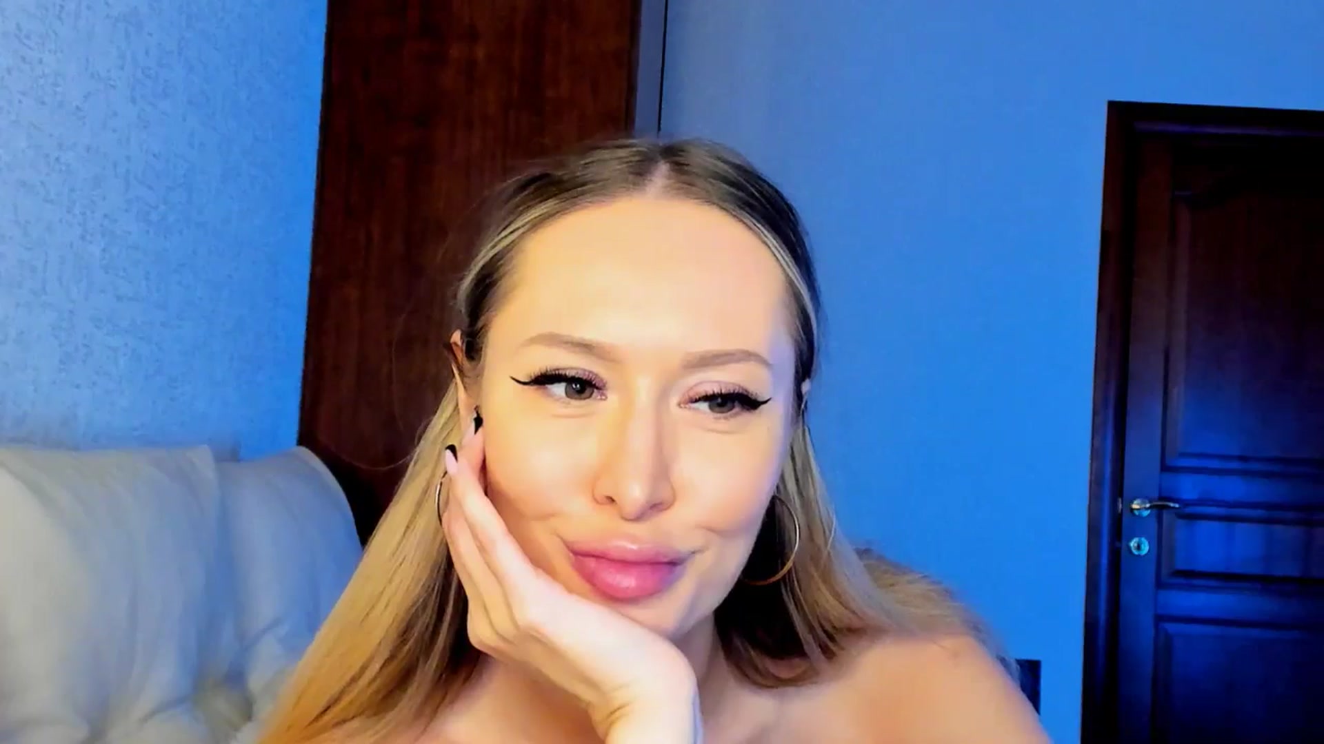 Gallery image thumbnail from MarySweety_'s myfreecams stream on, 05/16/2025, 05:40 image 7 of 20