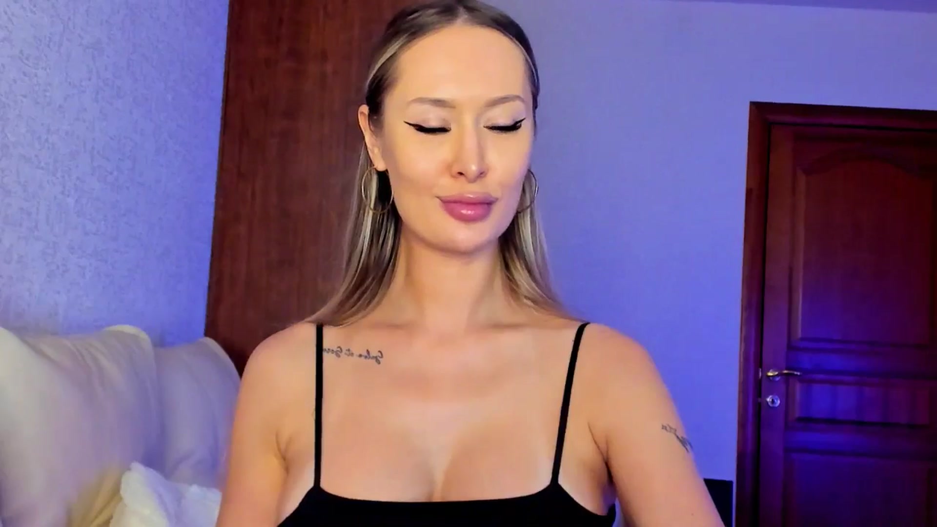 Gallery image thumbnail from MarySweety_'s myfreecams stream on, 05/31/2025, 05:02 image 18 of 20
