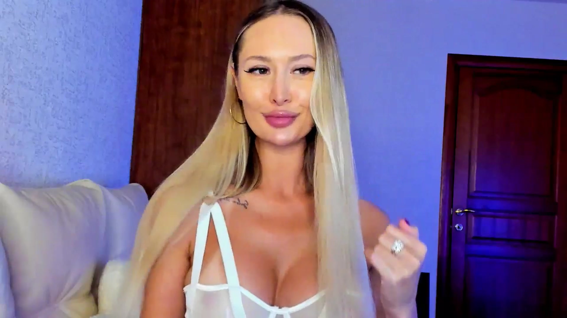 Gallery image thumbnail from MarySweety_'s myfreecams stream on, 06/05/2025, 06:22 image 6 of 20