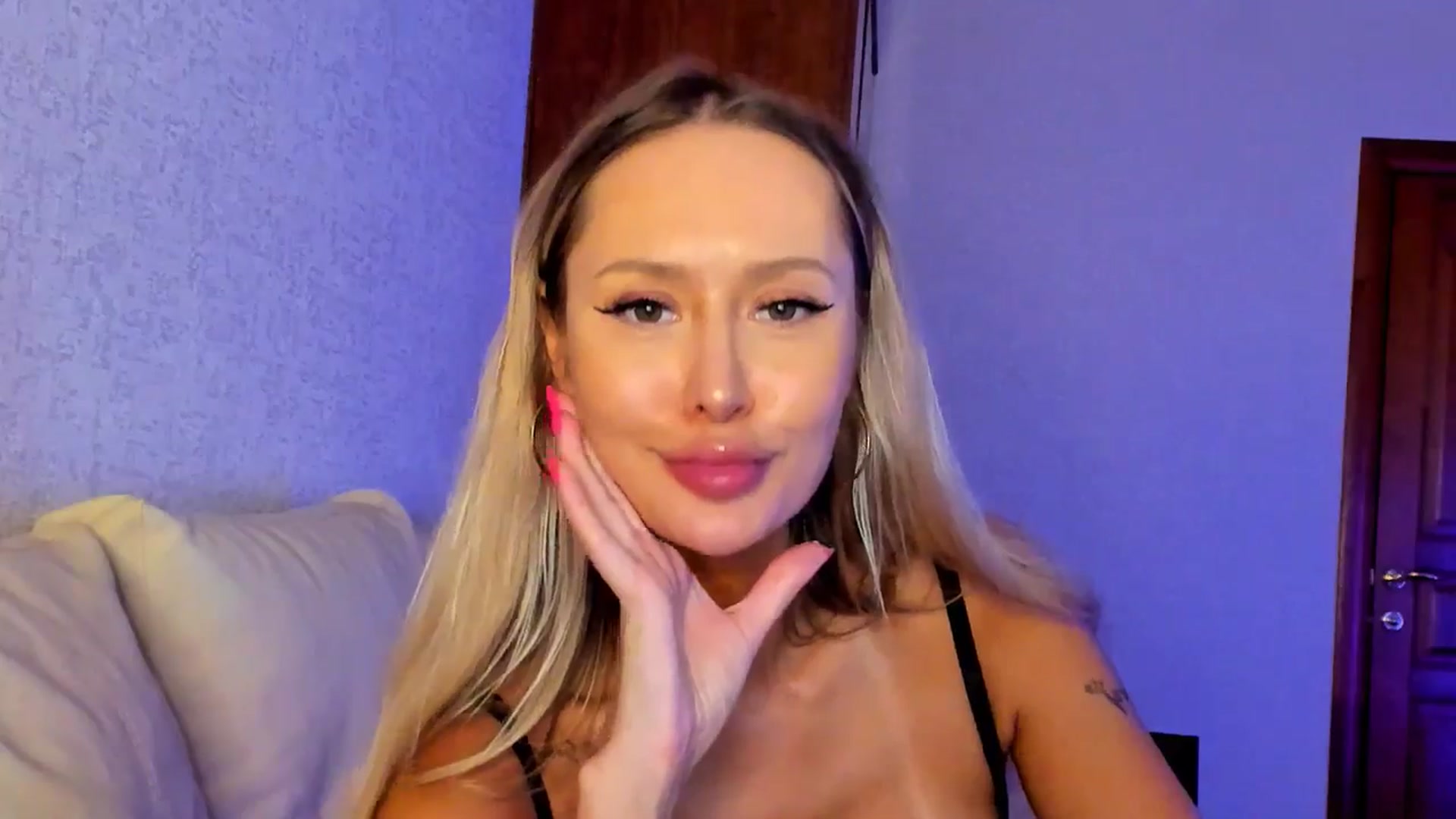 Gallery image thumbnail from MarySweety_'s myfreecams stream on, 07/20/2025, 08:54 image 11 of 20