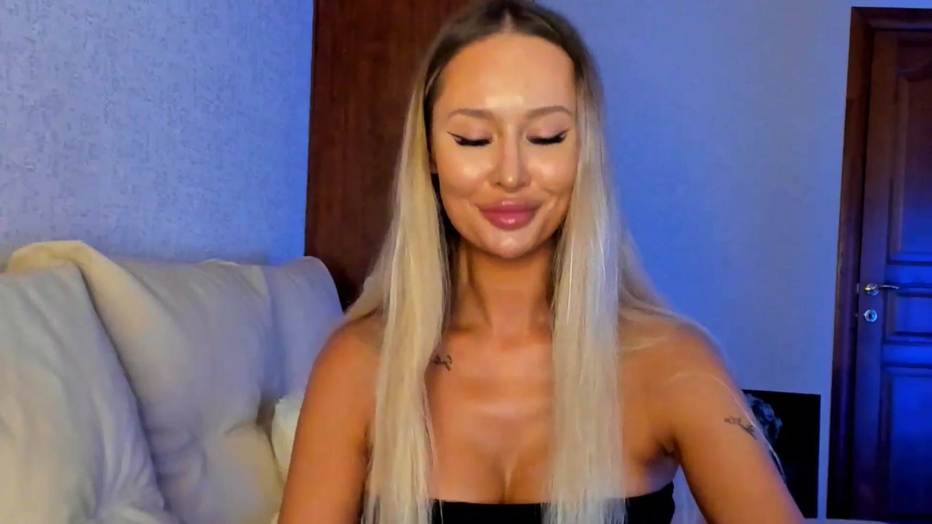 Gallery image thumbnail from MarySweety_'s myfreecams stream on, 08/17/2025, 06:00 image 16 of 20