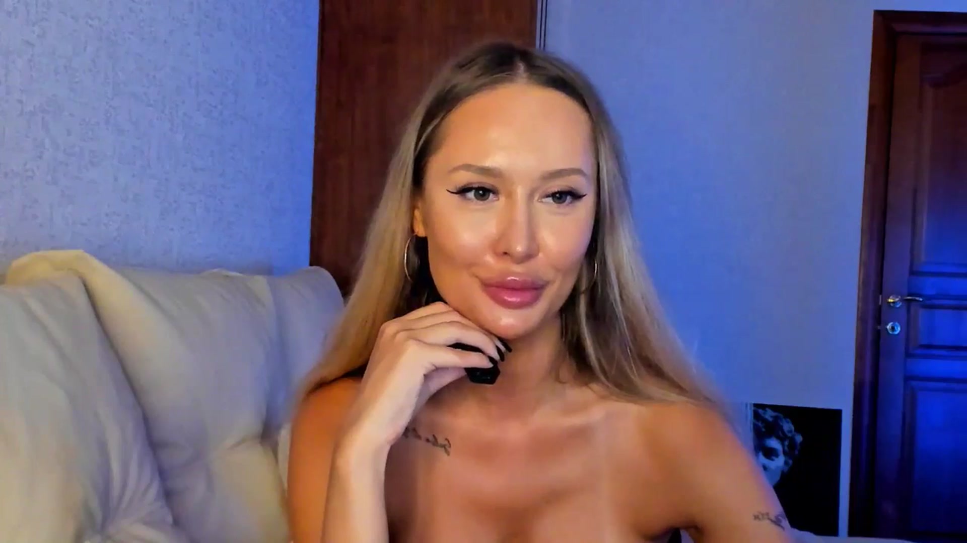 Gallery image thumbnail from MarySweety_'s myfreecams stream on, 08/17/2025, 06:00 image 19 of 20