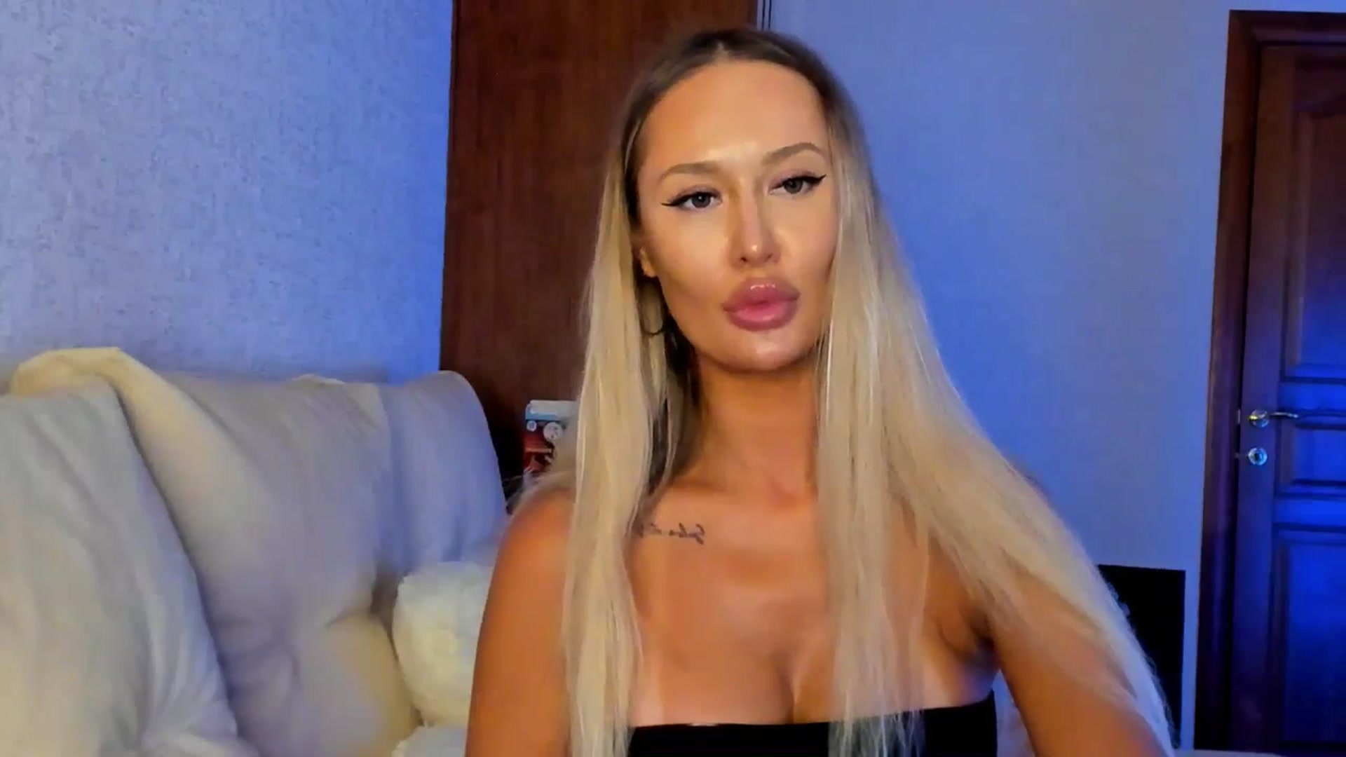 Gallery image thumbnail from MarySweety_'s myfreecams stream on, 08/17/2025, 06:00 image 17 of 20