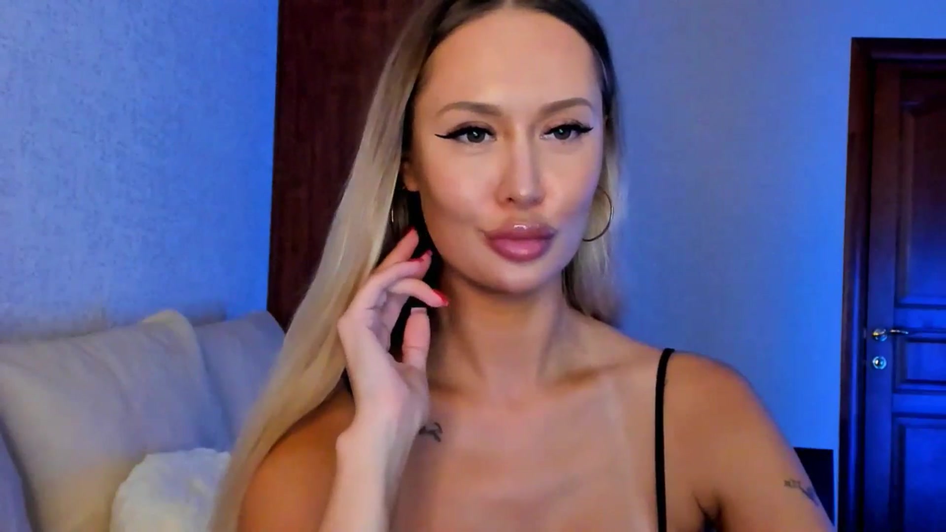 Gallery image thumbnail from MarySweety_'s myfreecams stream on, 08/21/2025, 05:12 image 18 of 20