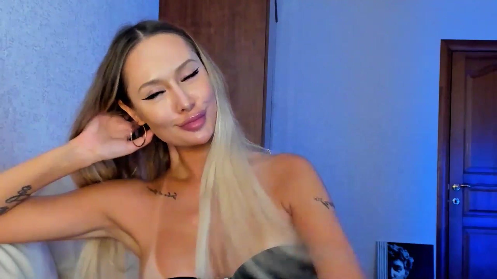 Gallery image thumbnail from MarySweety_'s myfreecams stream on, 08/22/2025, 04:22 image 19 of 20