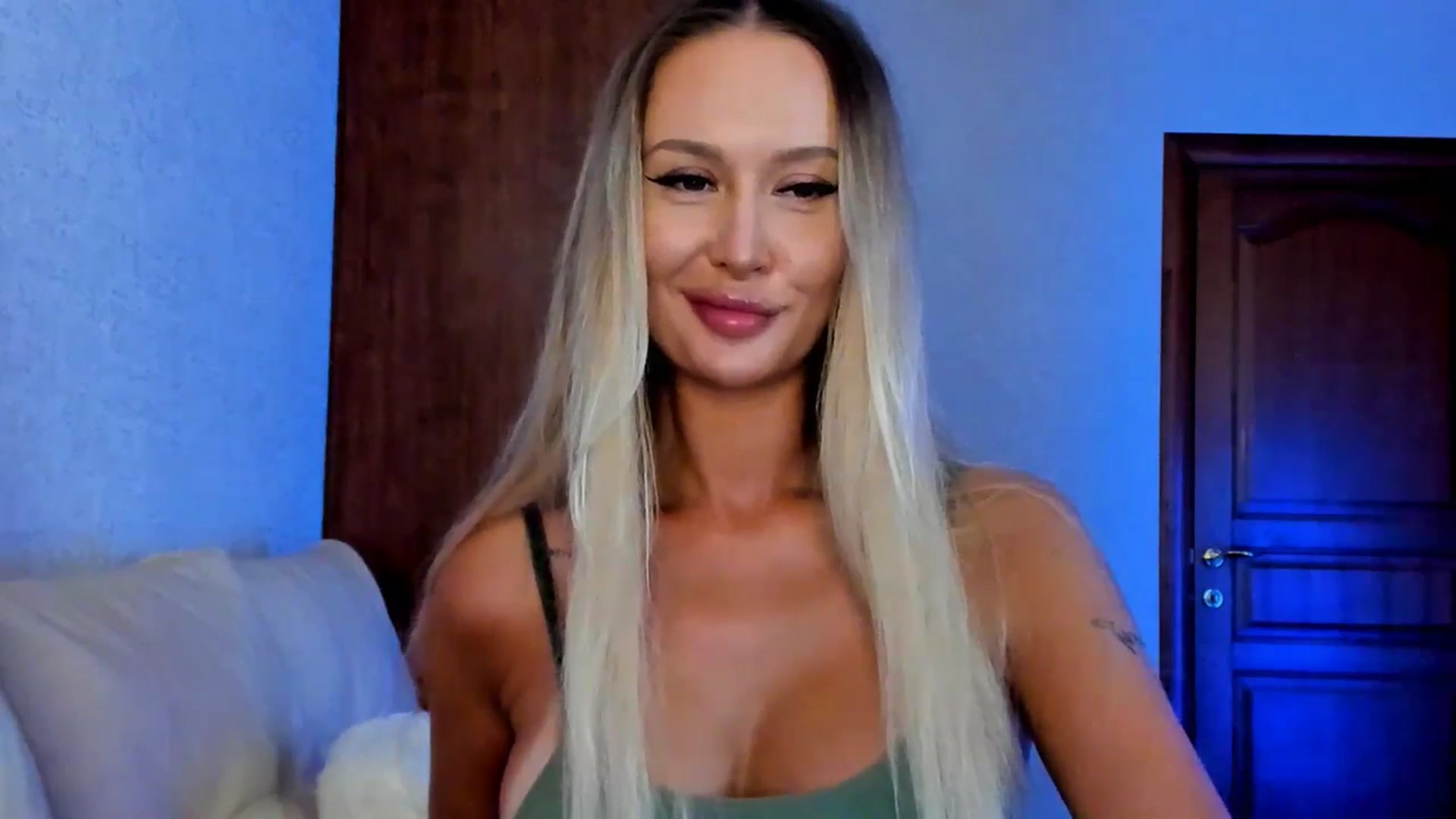 Gallery image thumbnail from MarySweety_'s myfreecams stream on, 08/28/2025, 04:04 image 9 of 20