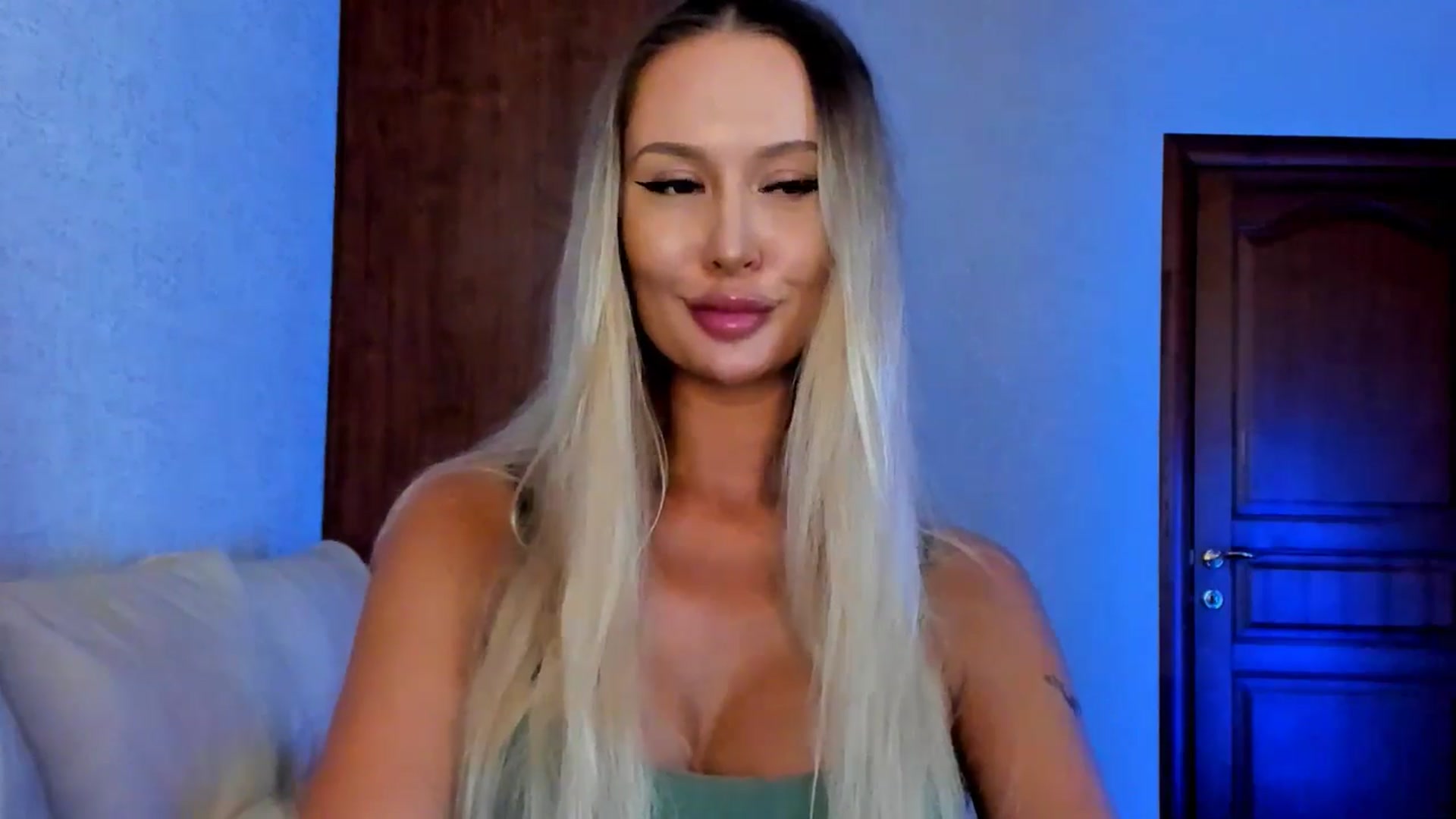 Gallery image thumbnail from MarySweety_'s myfreecams stream on, 08/28/2025, 04:04 image 12 of 20