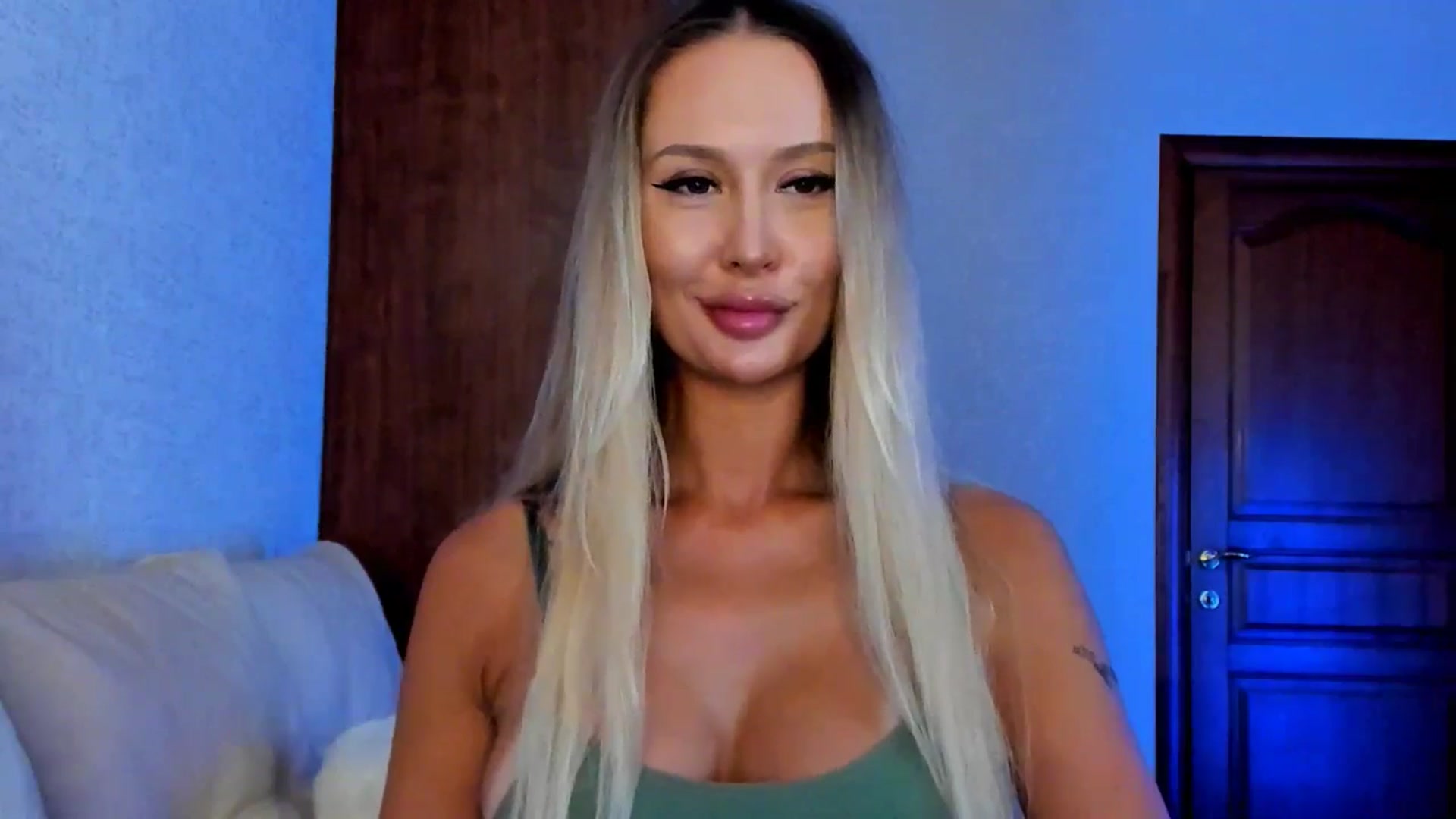 Gallery image thumbnail from MarySweety_'s myfreecams stream on, 08/28/2025, 04:04 image 17 of 20