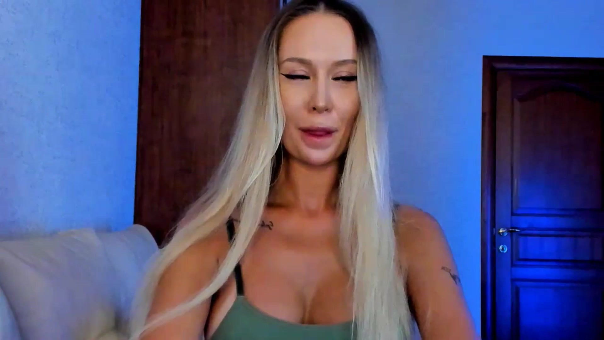 Gallery image thumbnail from MarySweety_'s myfreecams stream on, 08/28/2025, 04:04 image 13 of 20