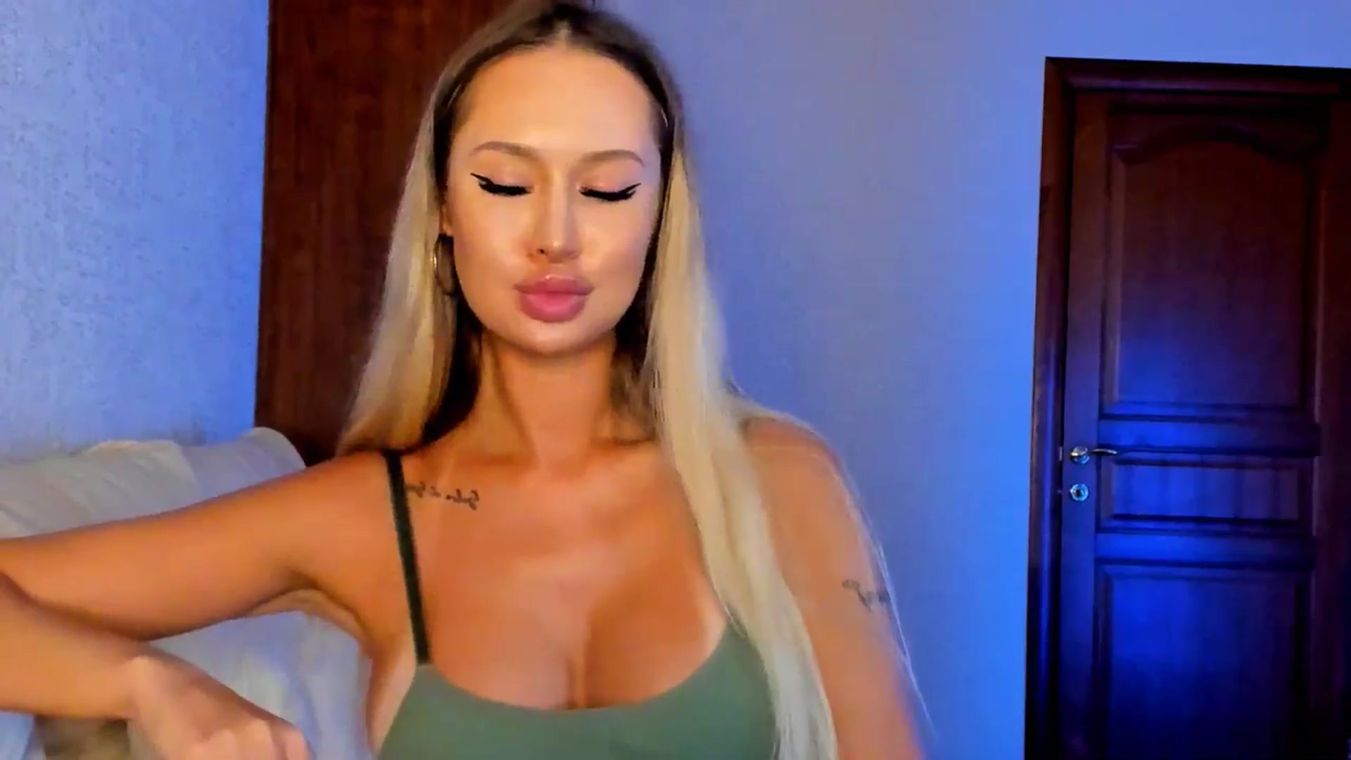 Gallery image thumbnail from MarySweety_'s myfreecams stream on, 08/28/2025, 05:50 image 11 of 20