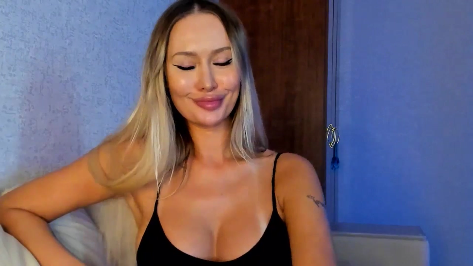 Gallery image thumbnail from MarySweety_'s myfreecams stream on, 09/10/2025, 07:15 image 6 of 20