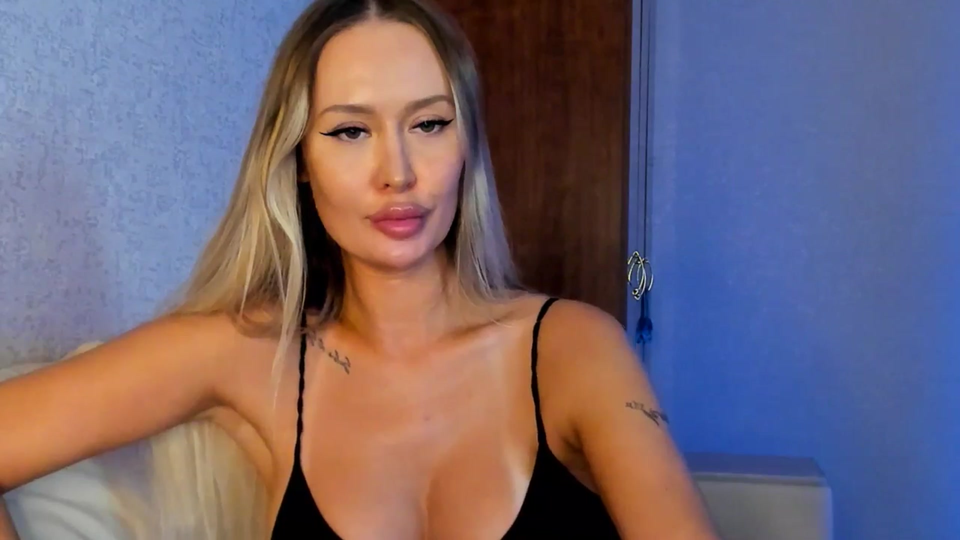 Gallery image thumbnail from MarySweety_'s myfreecams stream on, 09/10/2025, 07:15 image 3 of 20