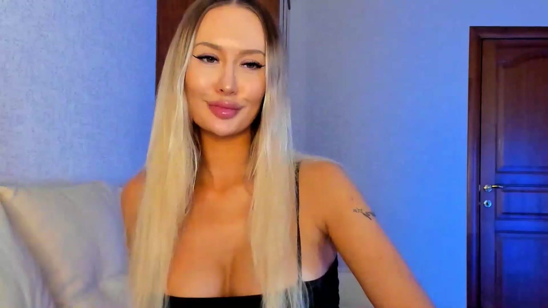 Gallery image thumbnail from MarySweety_'s myfreecams stream on, 09/14/2025, 05:29 image 17 of 20