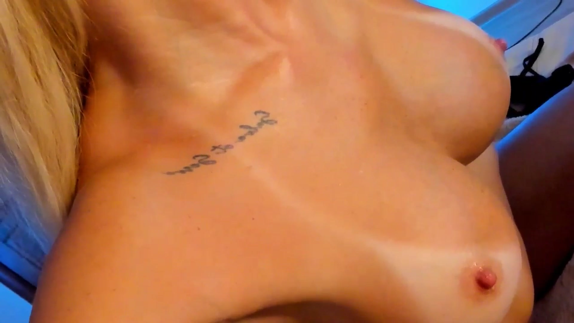 Gallery image thumbnail from MarySweety_'s myfreecams stream on, 12/06/2025, 04:48 image 6 of 20