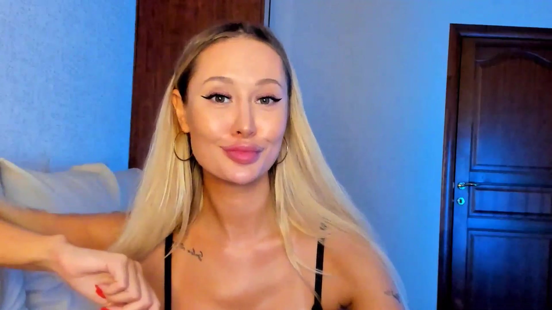 Gallery image thumbnail from MarySweety_'s myfreecams stream on, 12/08/2025, 05:51 image 2 of 20