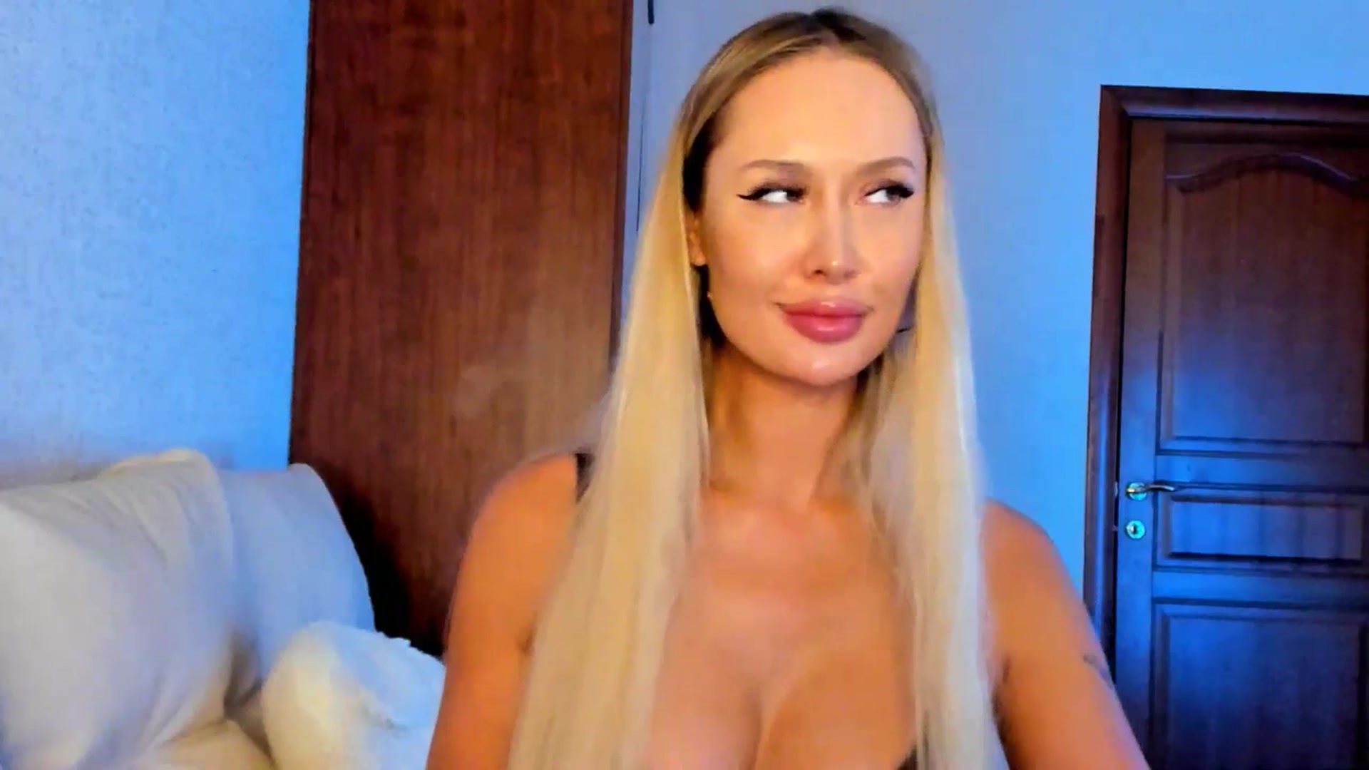 Gallery image thumbnail from MarySweety_'s myfreecams stream on, 12/11/2025, 07:11 image 5 of 20