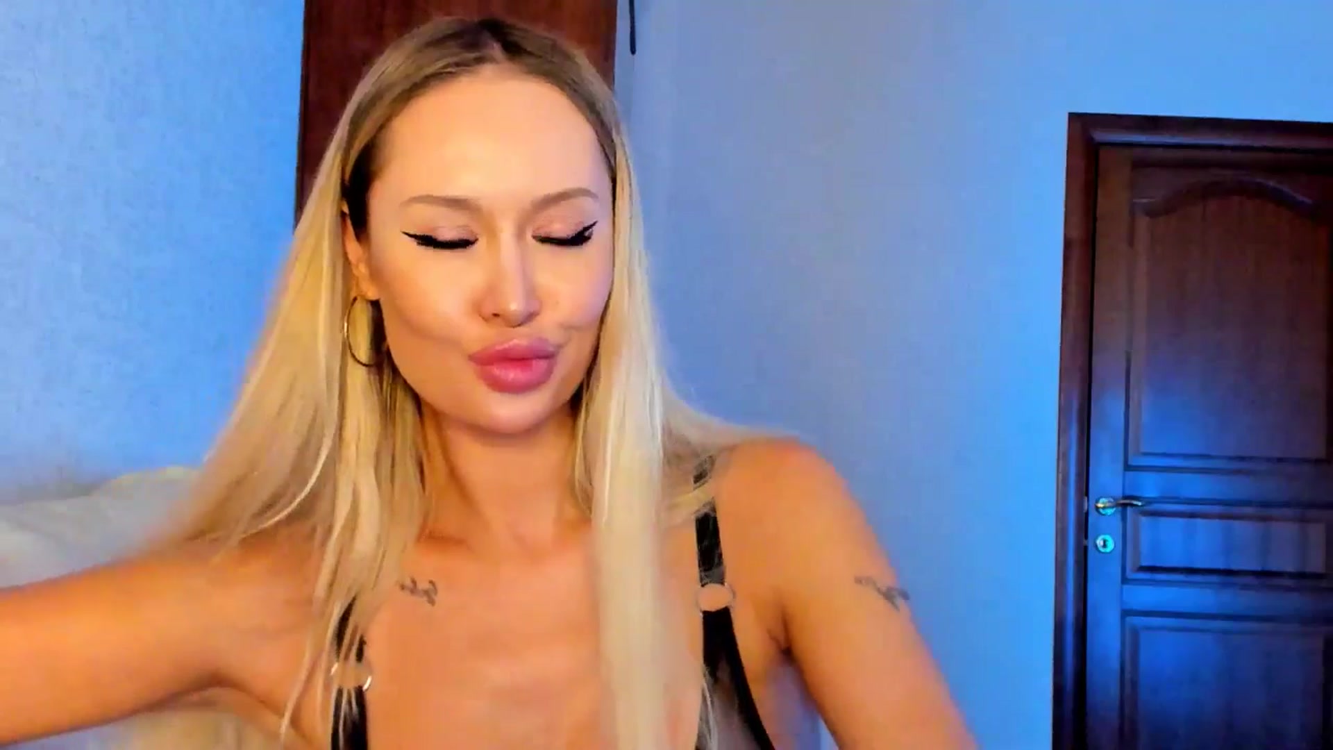 Gallery image thumbnail from MarySweety_'s myfreecams stream on, 12/11/2025, 07:11 image 4 of 20