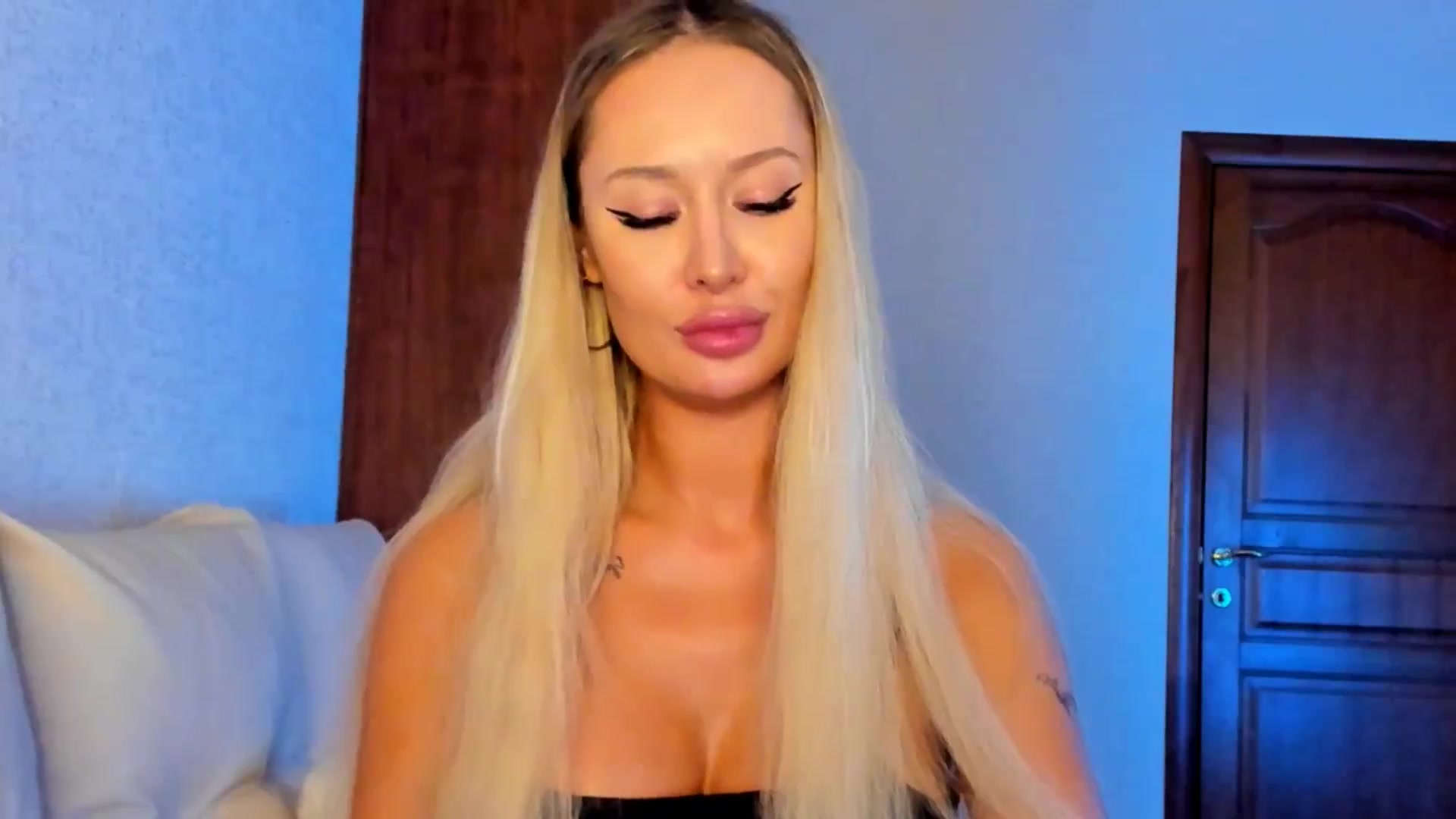 Gallery image thumbnail from MarySweety_'s myfreecams stream on, 12/13/2025, 05:31 image 7 of 20