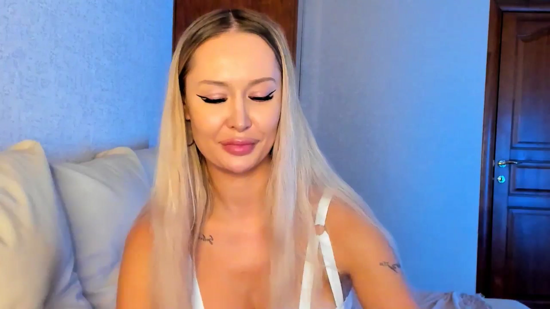 Gallery image thumbnail from MarySweety_'s myfreecams stream on, 12/28/2025, 04:53 image 15 of 20